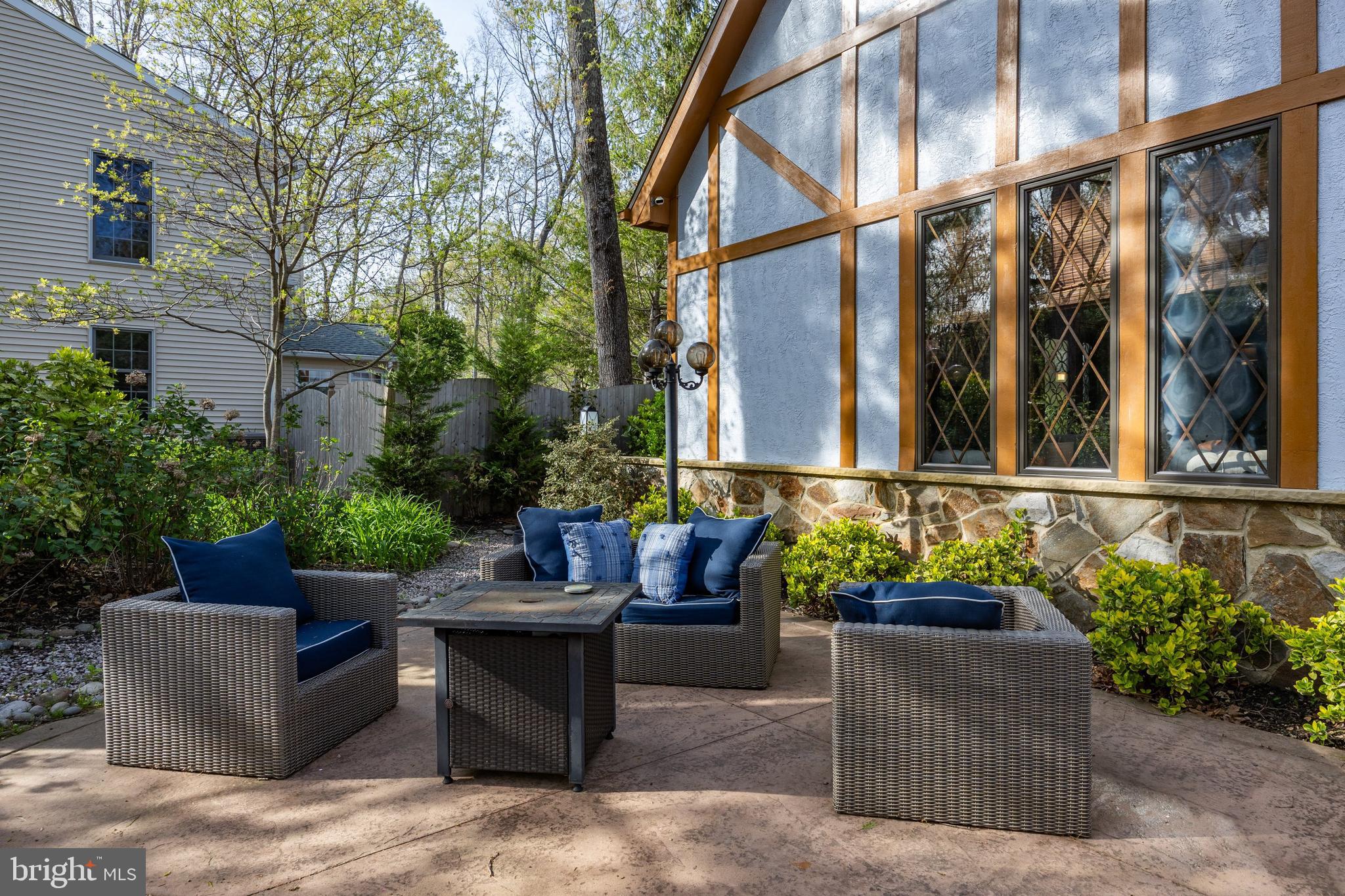 4 MEADOWBROOK DRIVE