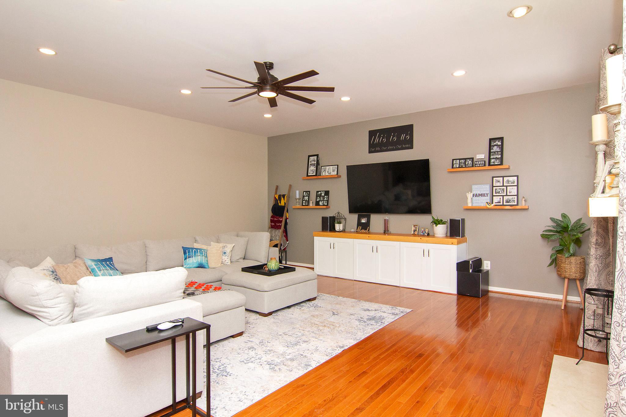 WOODSYDE ESTATES - Residential