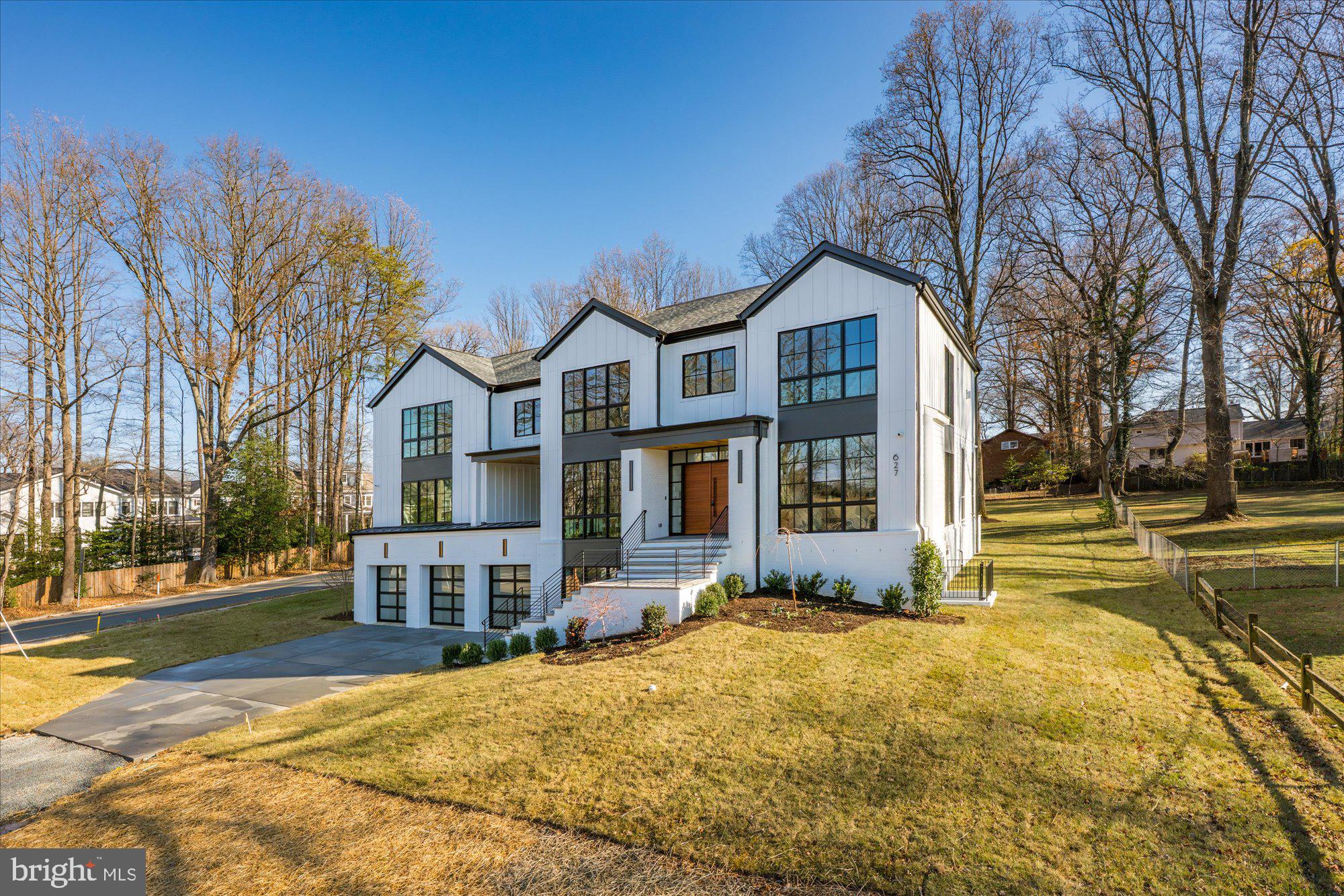 MURMURING PINES - Residential