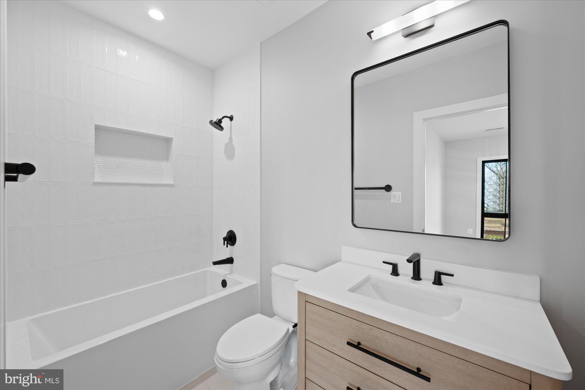 MURMURING PINES - Residential