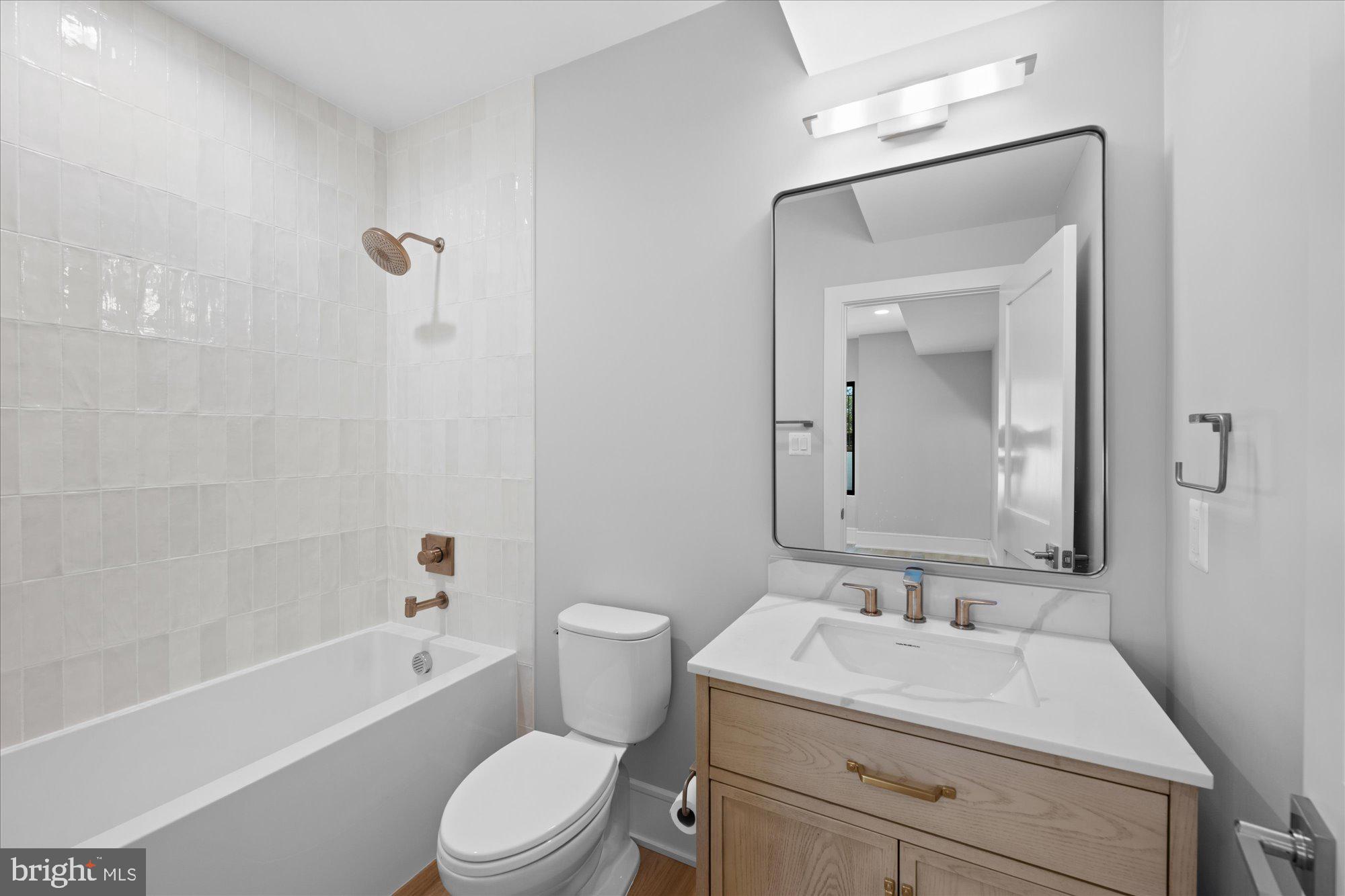 MURMURING PINES - Residential