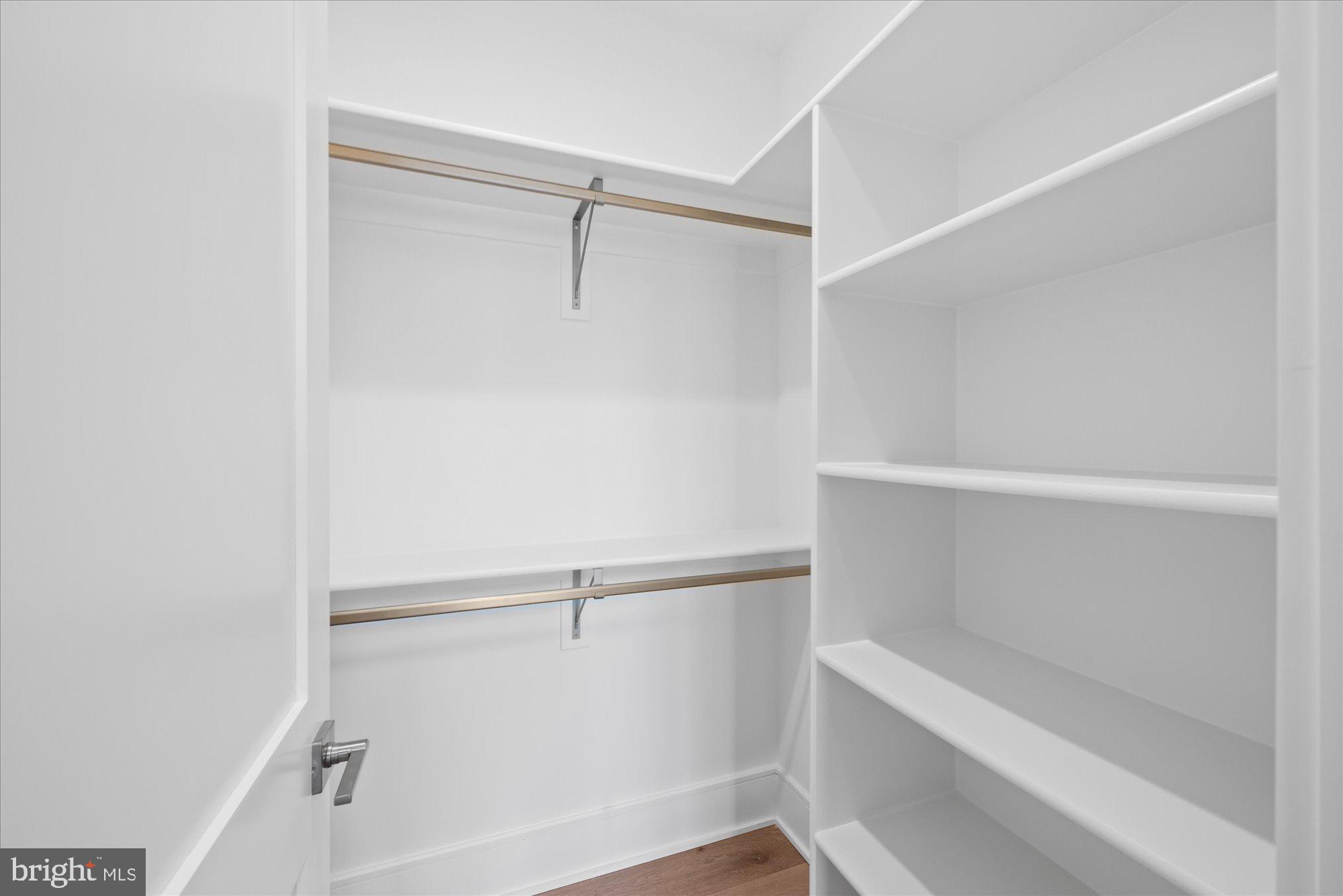 MURMURING PINES - Residential