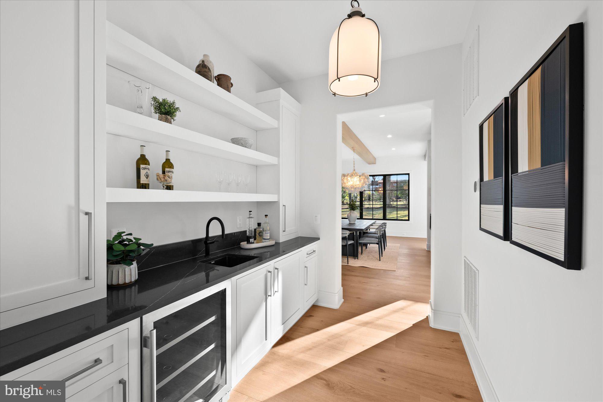 MURMURING PINES - Residential