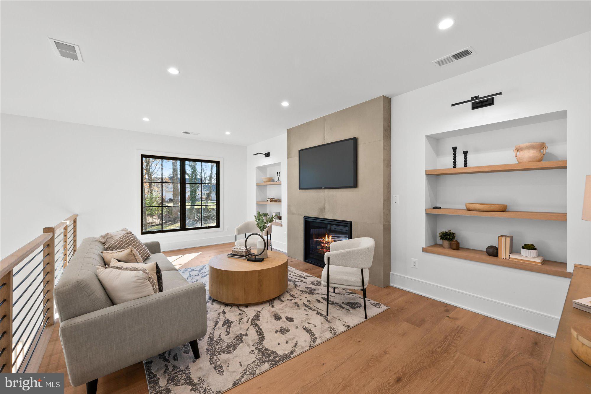 MURMURING PINES - Residential