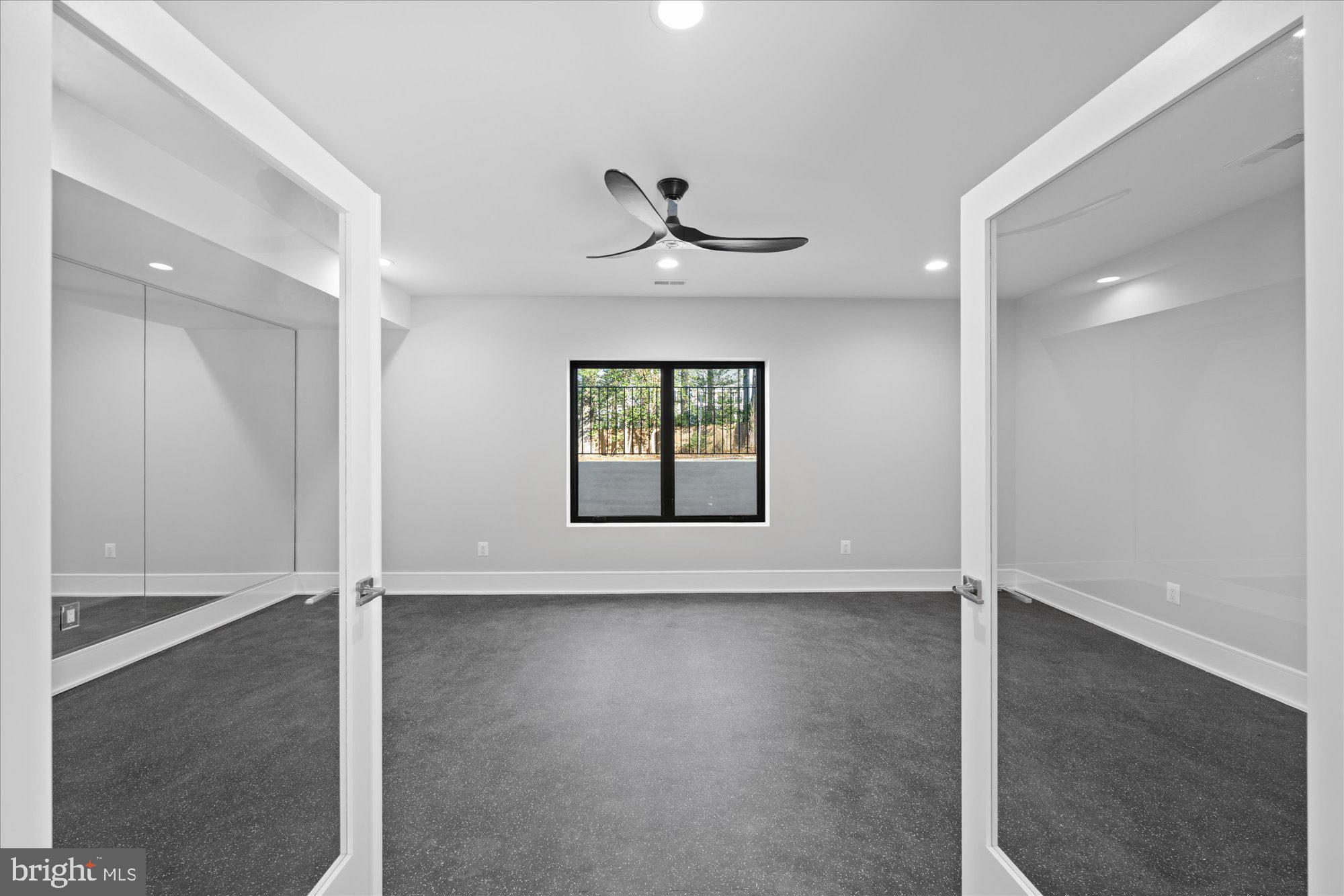 MURMURING PINES - Residential