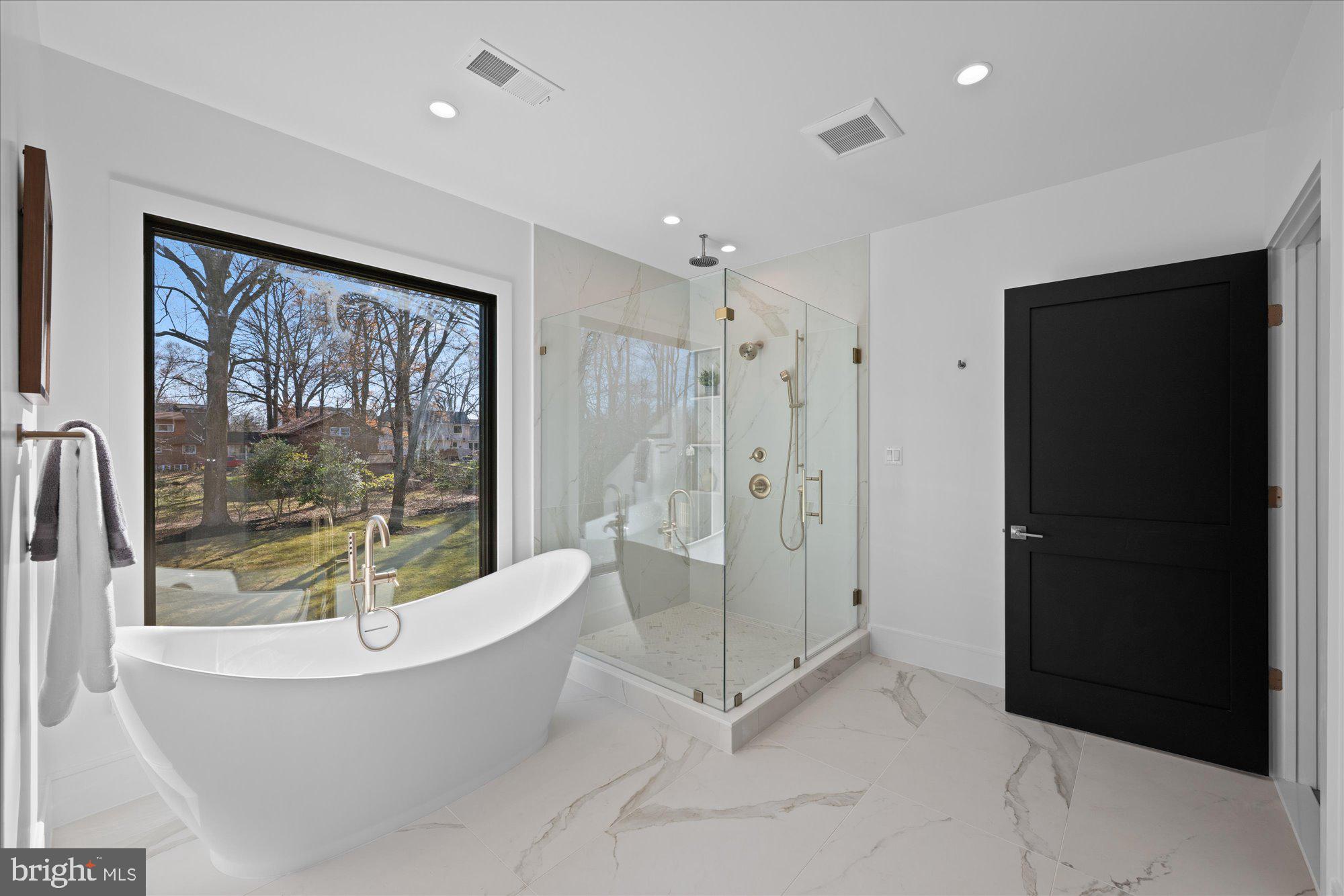 MURMURING PINES - Residential