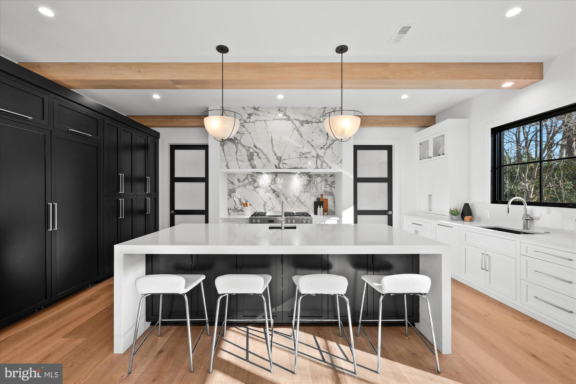 MURMURING PINES - Residential