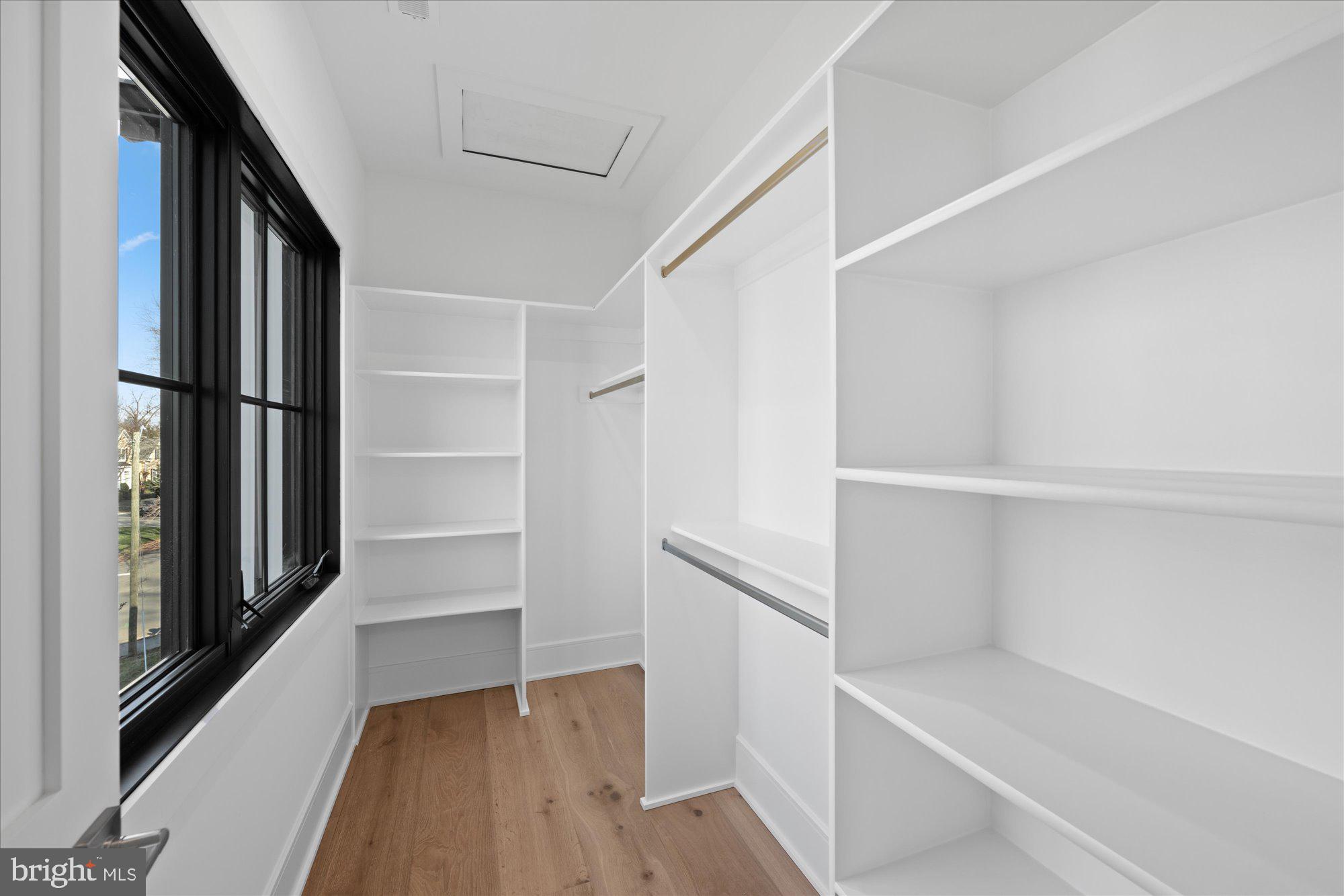 MURMURING PINES - Residential