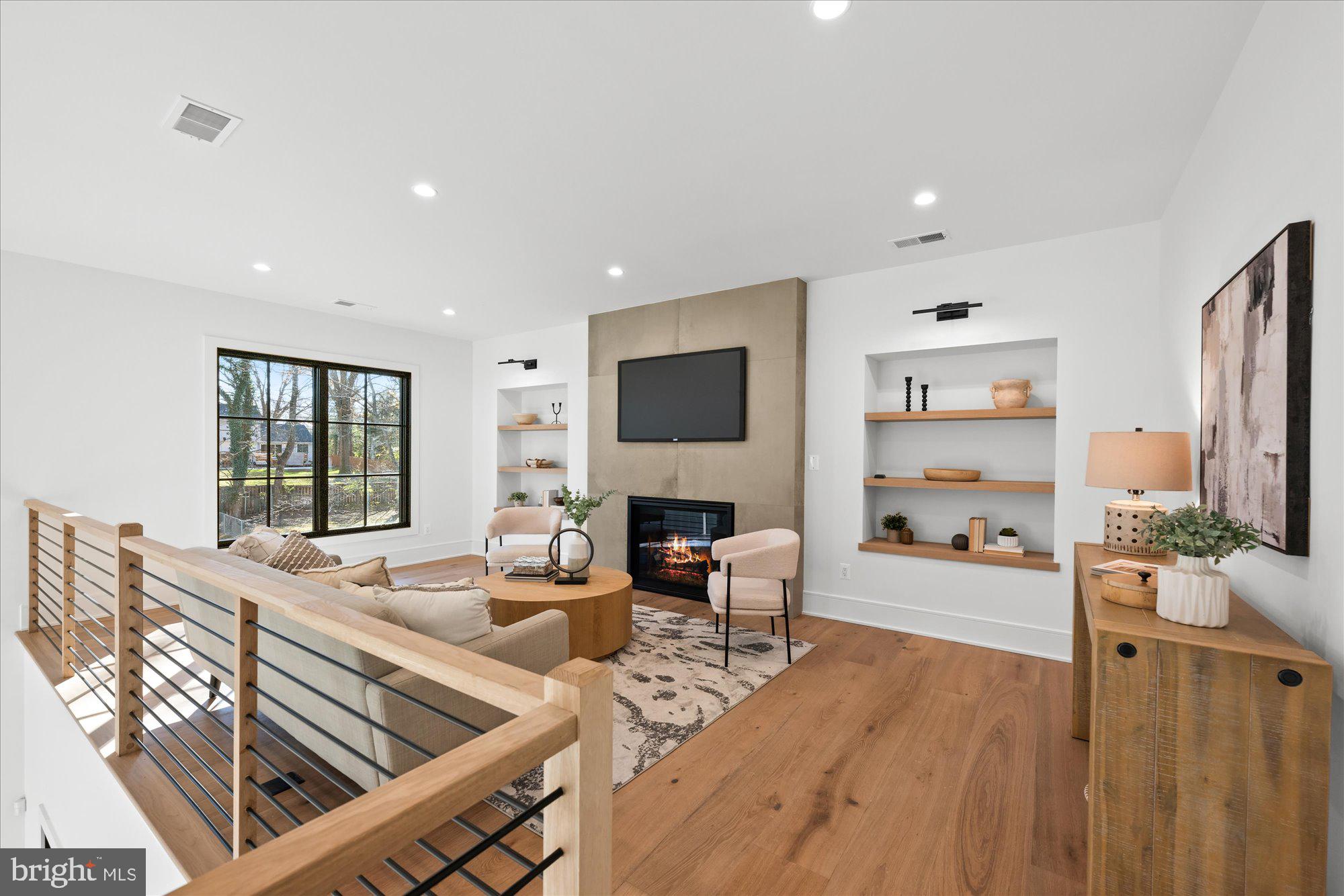 MURMURING PINES - Residential