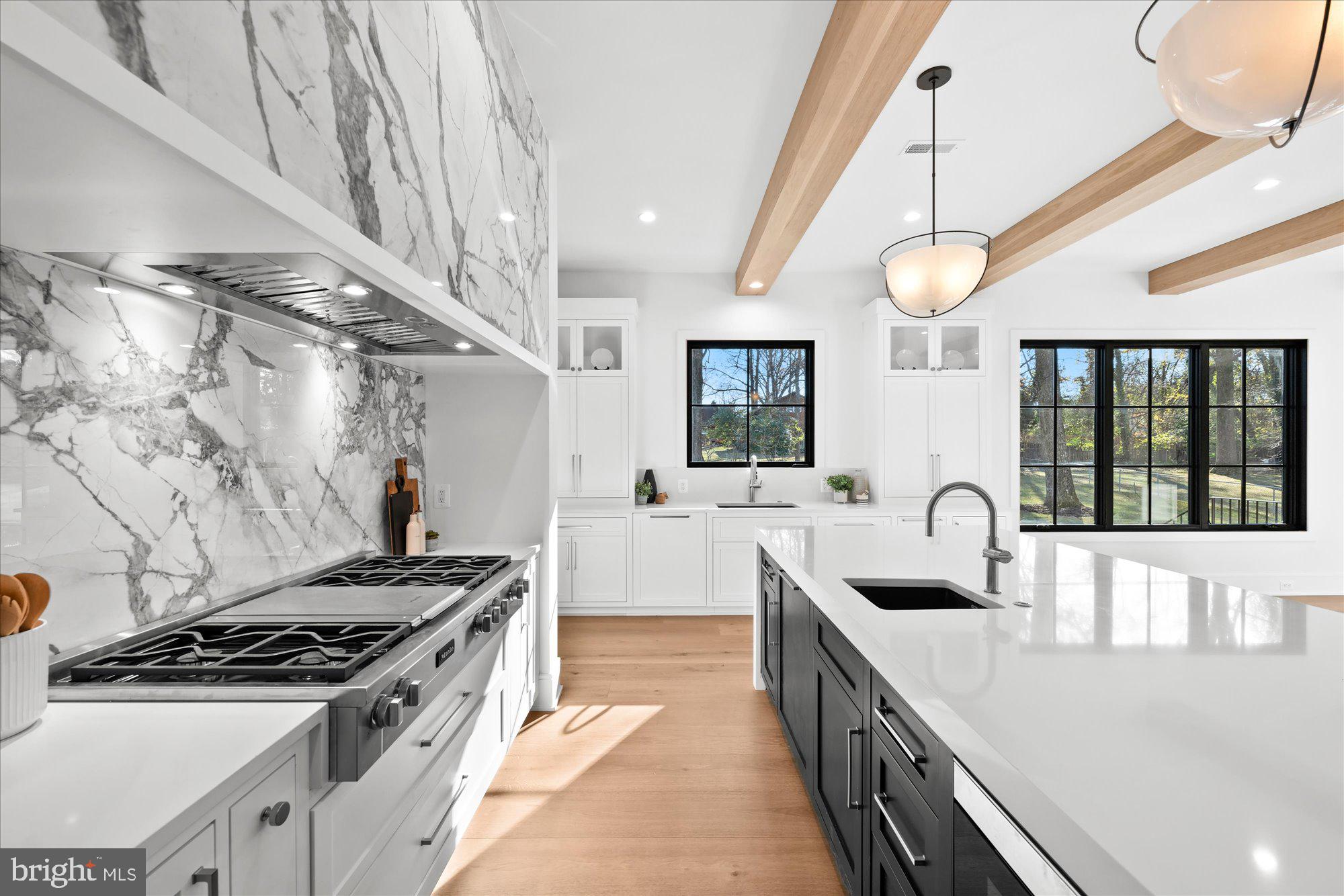 MURMURING PINES - Residential