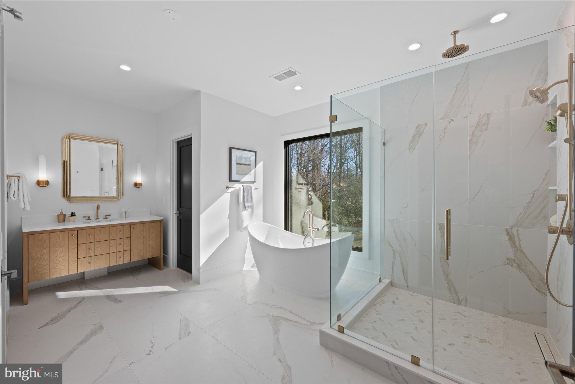 MURMURING PINES - Residential