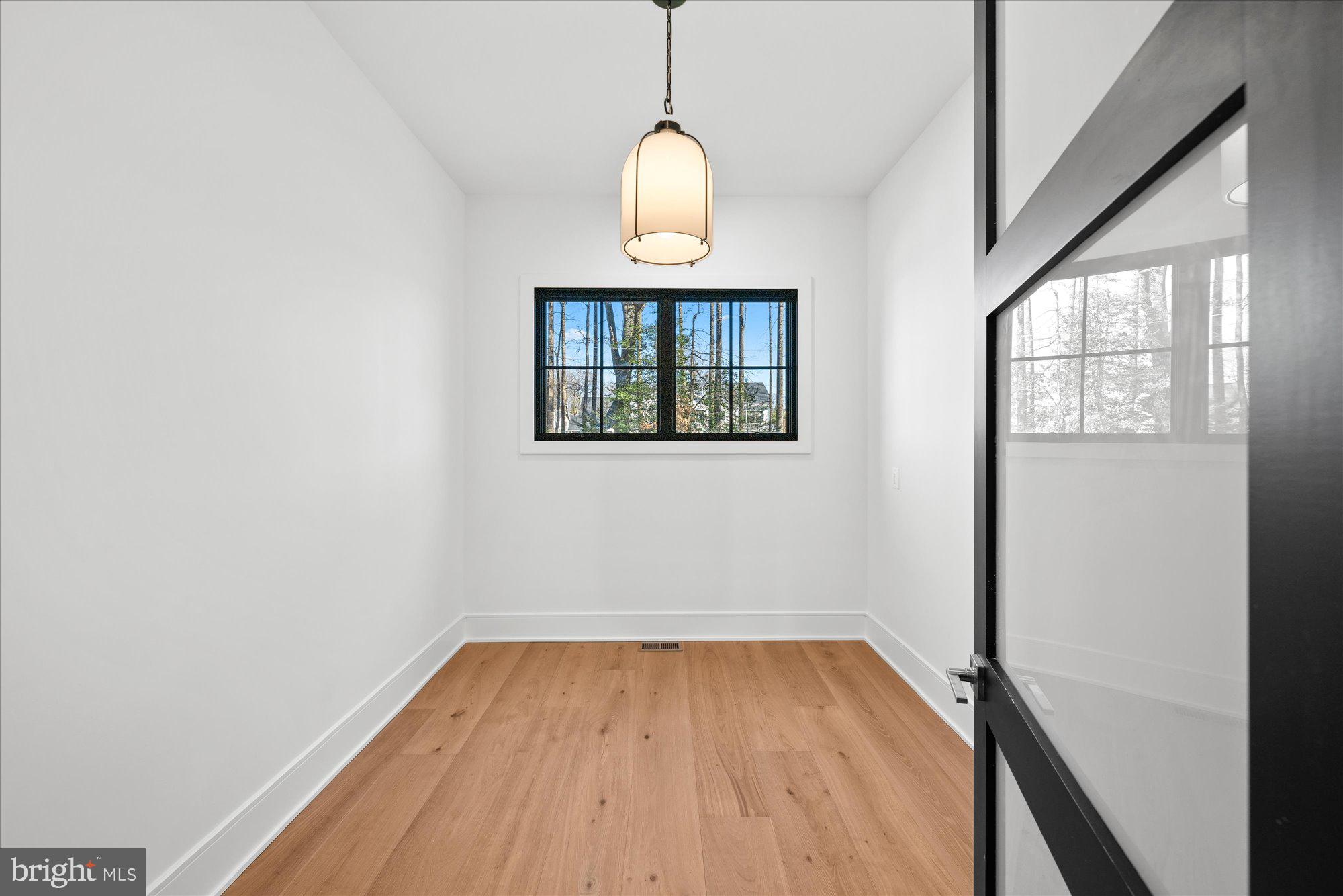 MURMURING PINES - Residential