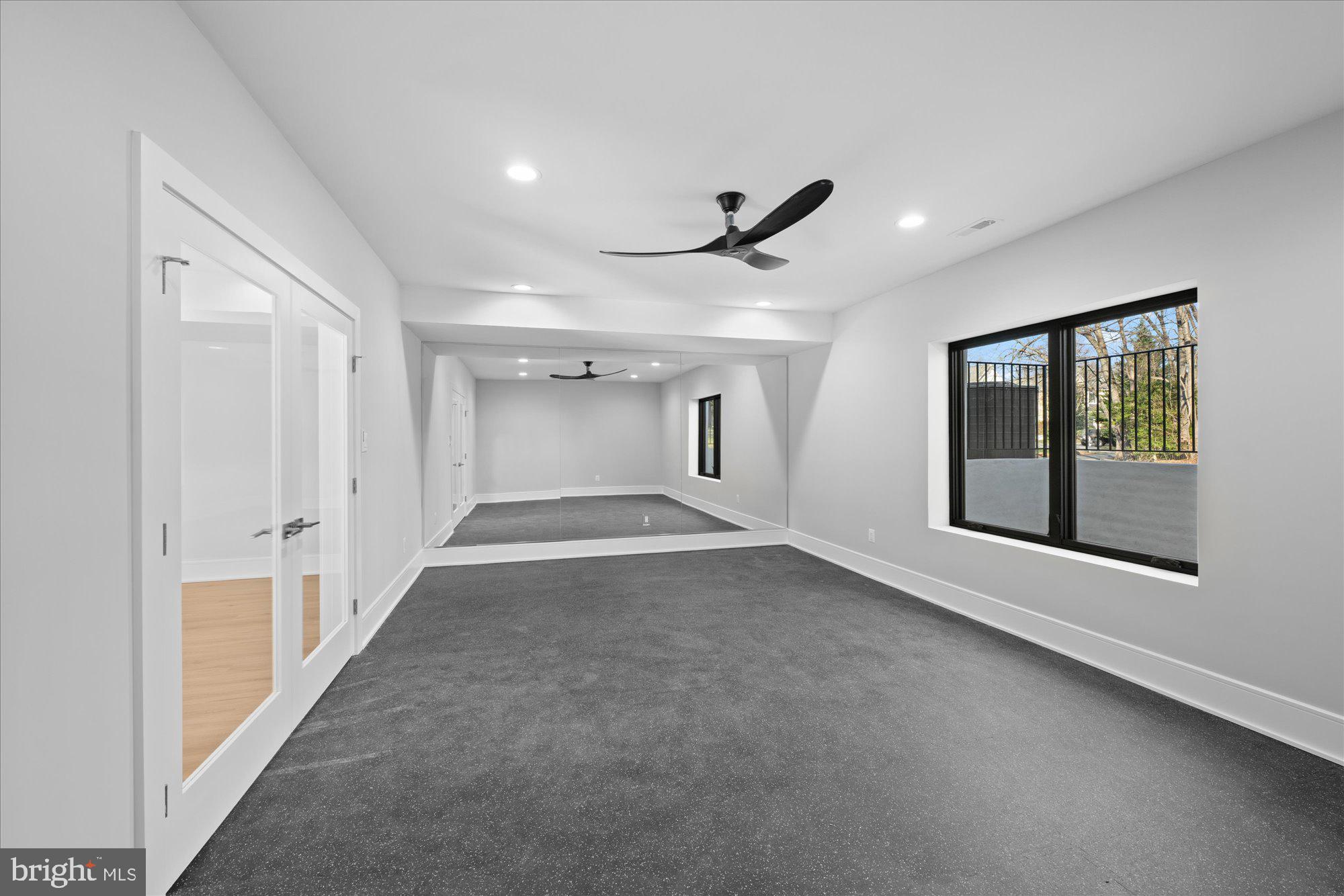 MURMURING PINES - Residential