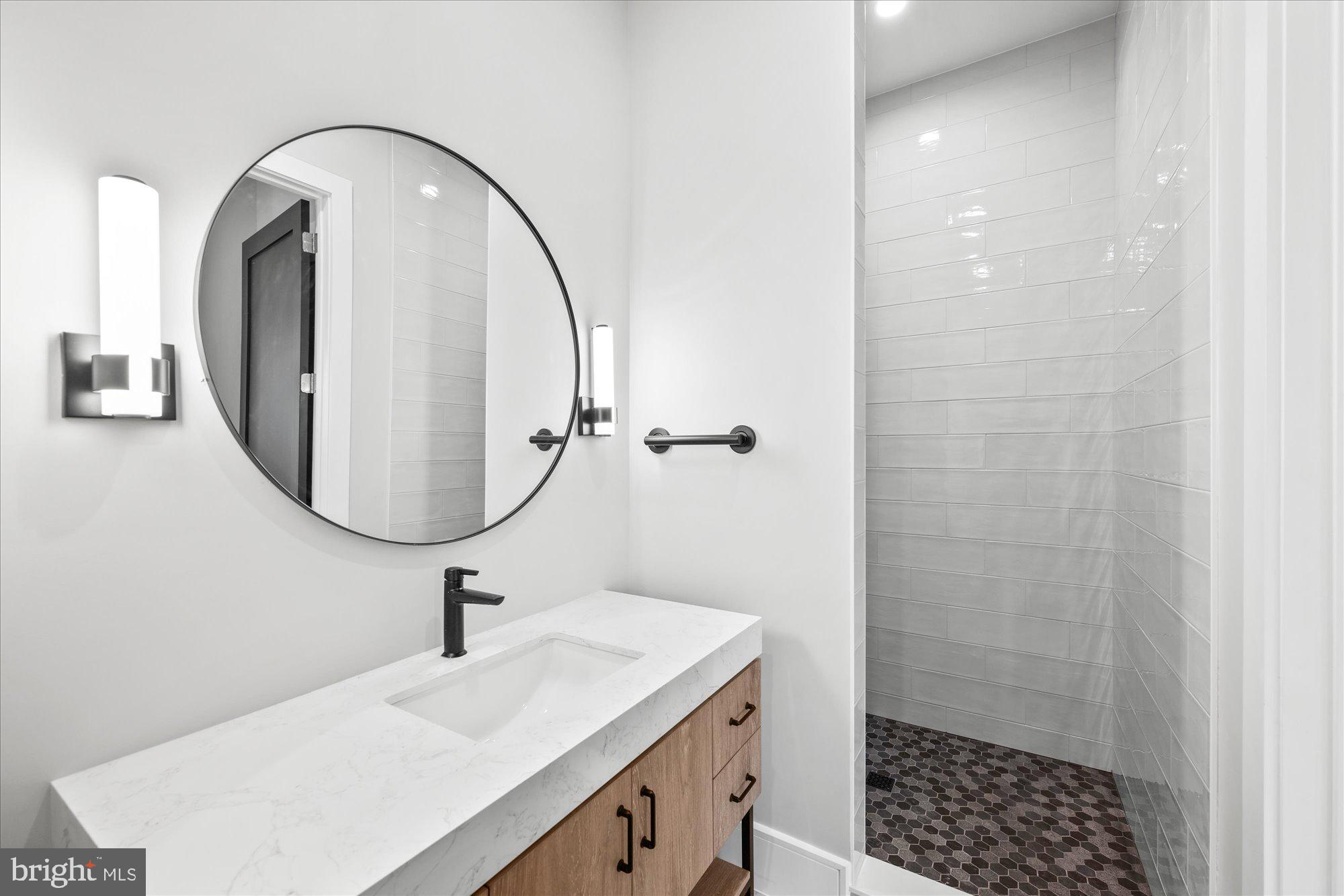 MURMURING PINES - Residential