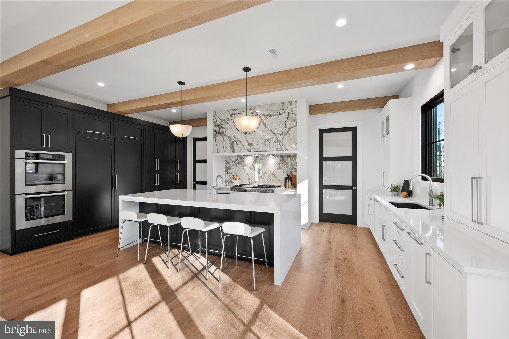 MURMURING PINES - Residential