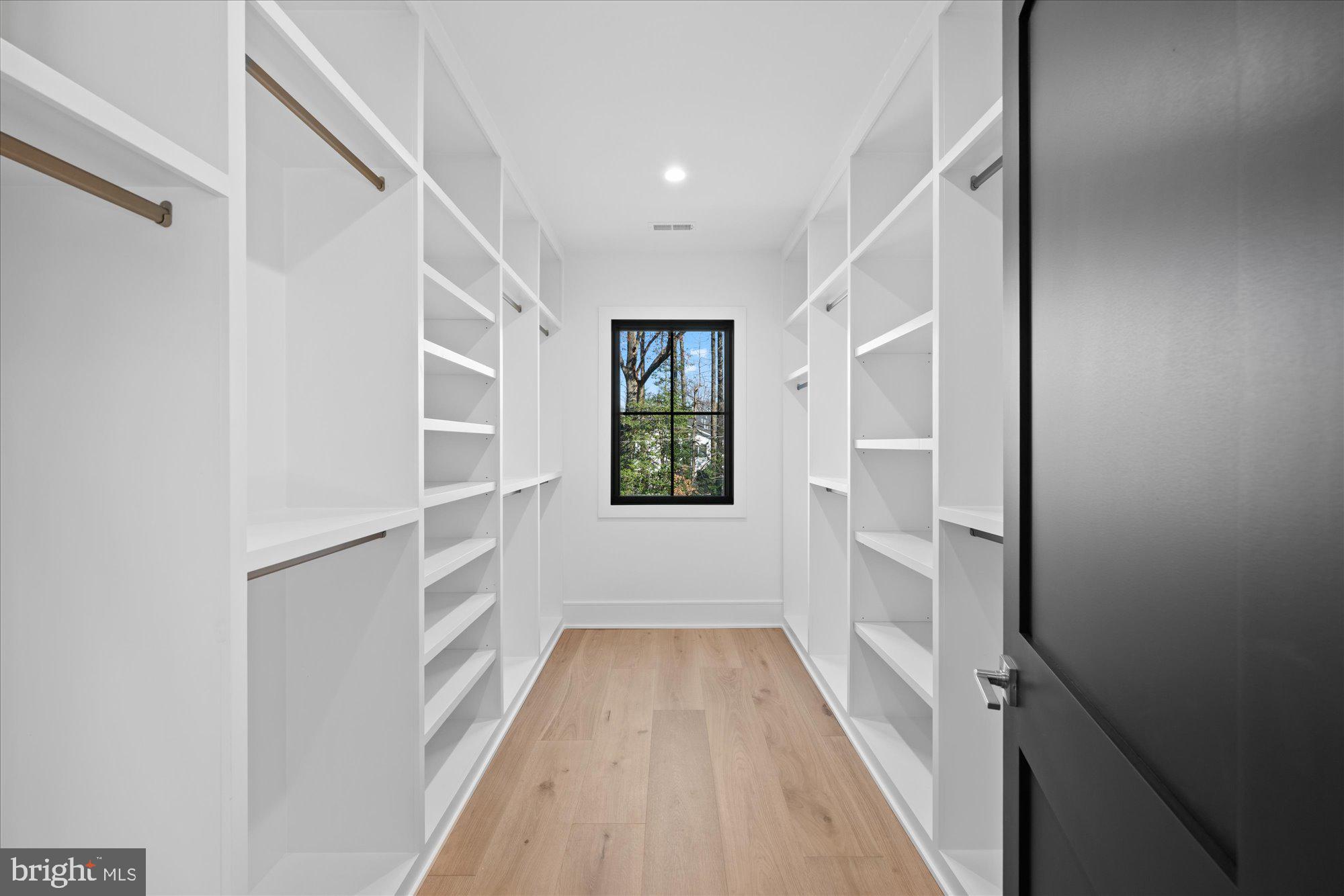 MURMURING PINES - Residential