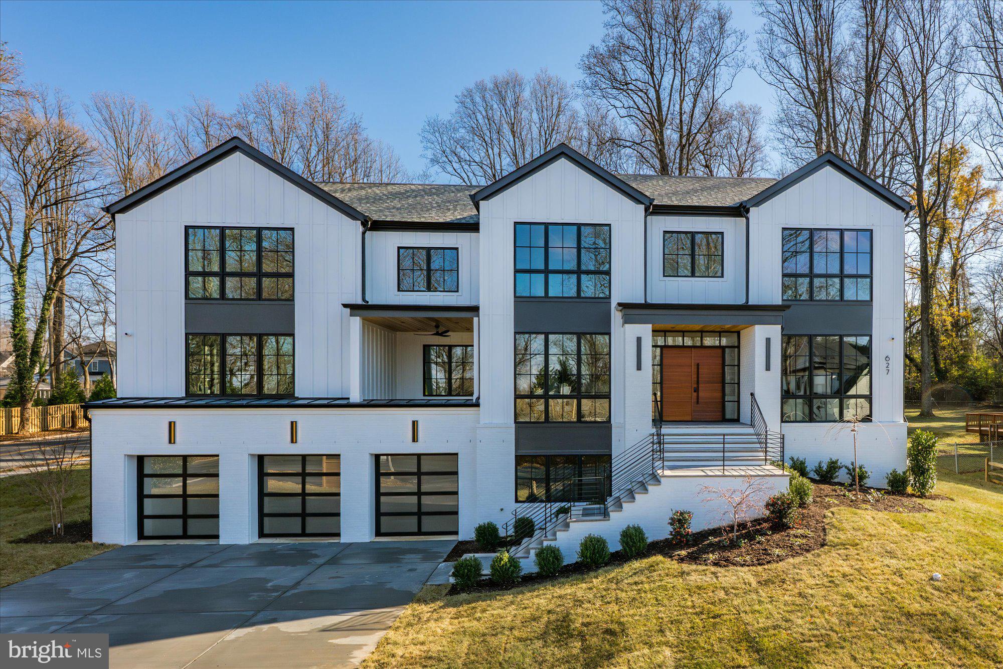 MURMURING PINES - Residential