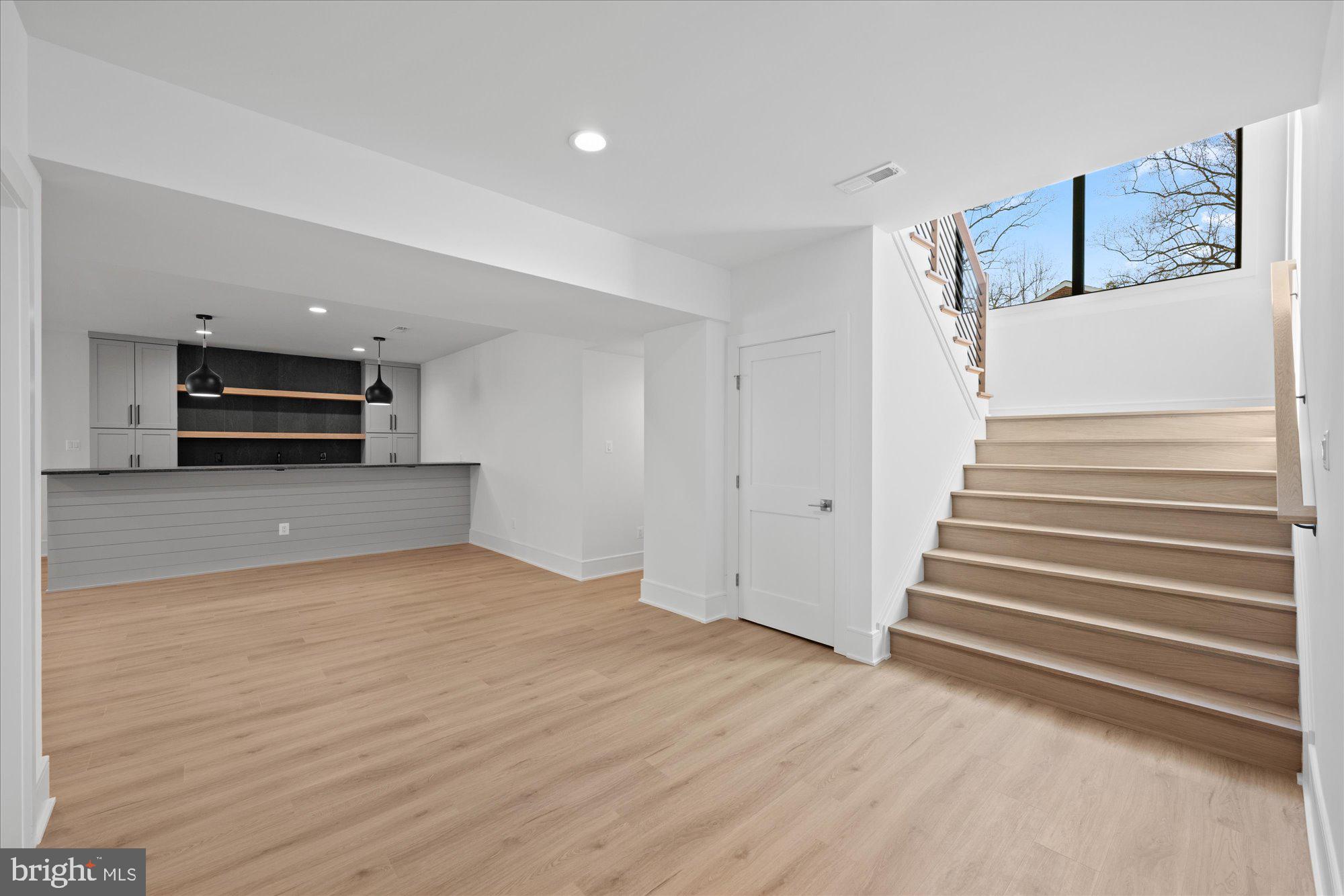 MURMURING PINES - Residential