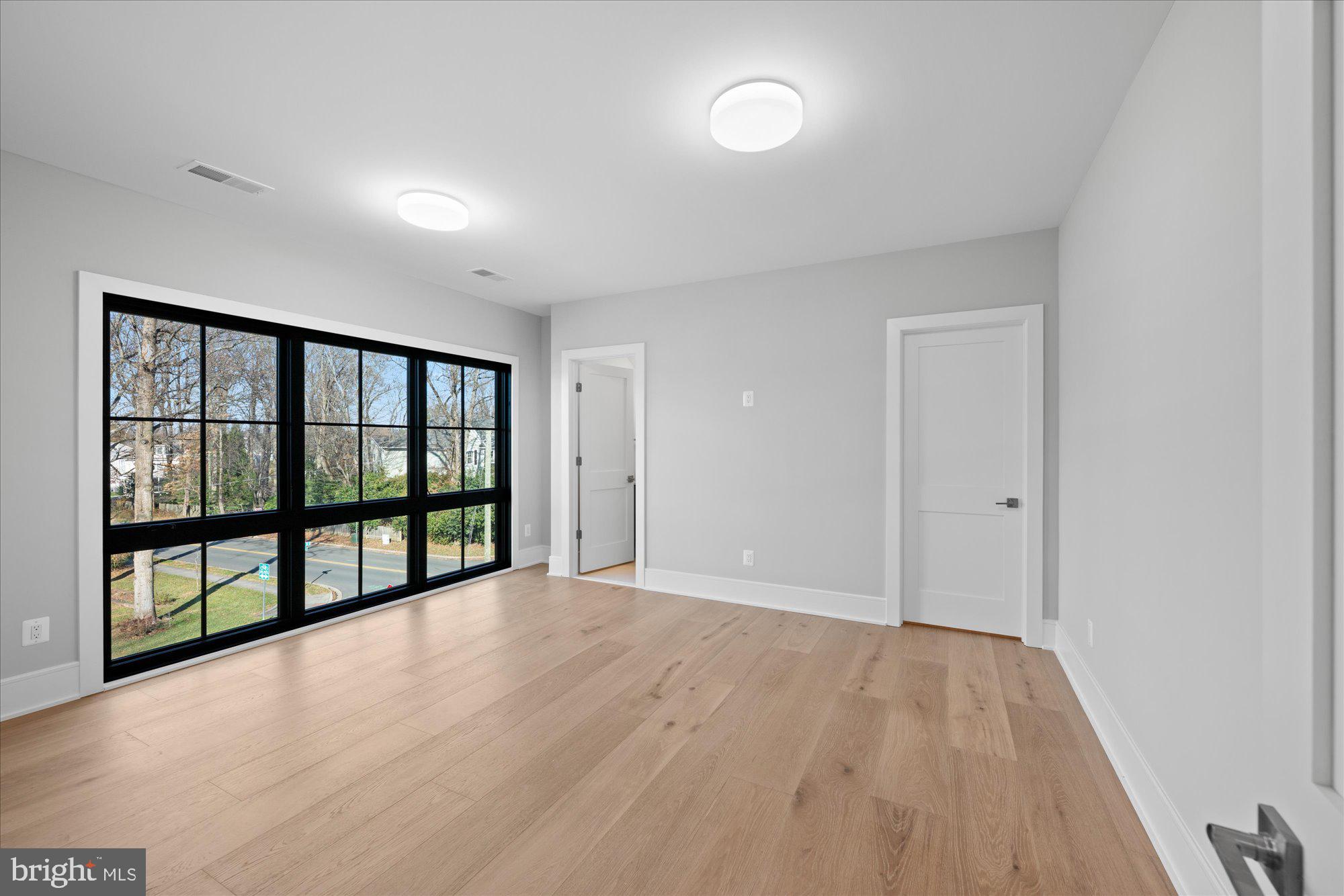 MURMURING PINES - Residential