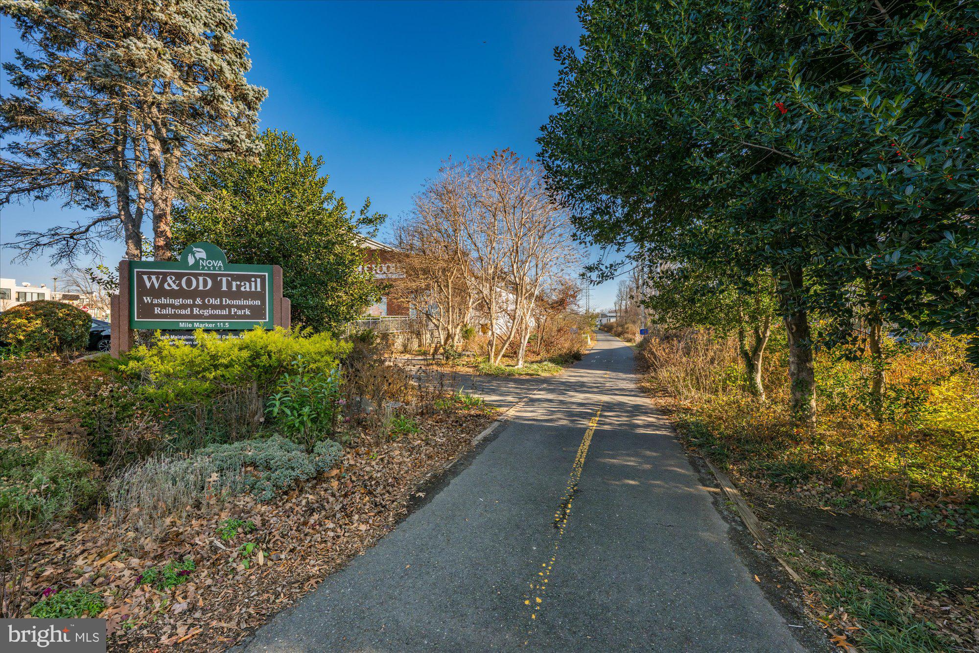 MURMURING PINES - Residential