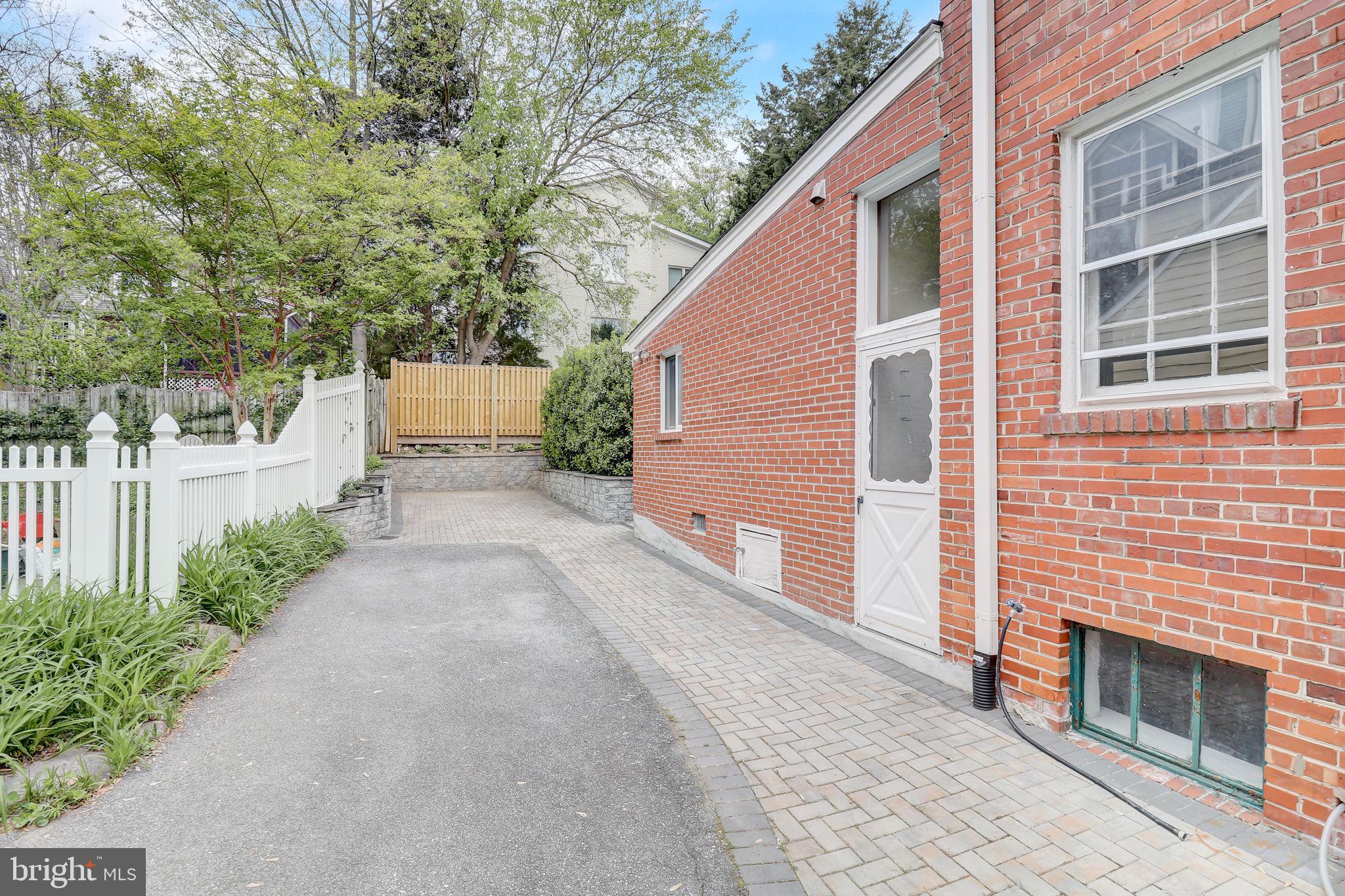 WESTBORO - Residential