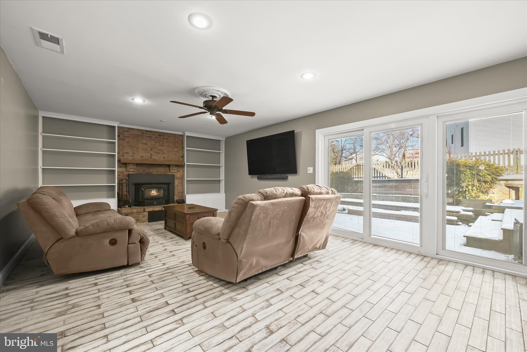 KINGS CONTRIVANCE - Residential