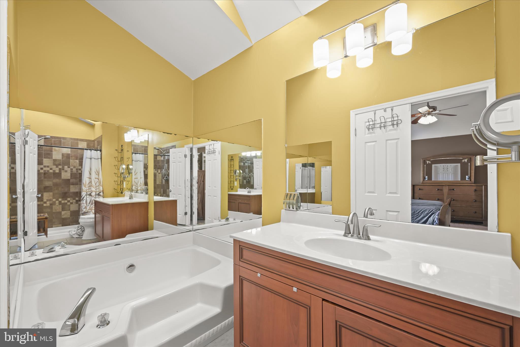 KINGS CONTRIVANCE - Residential