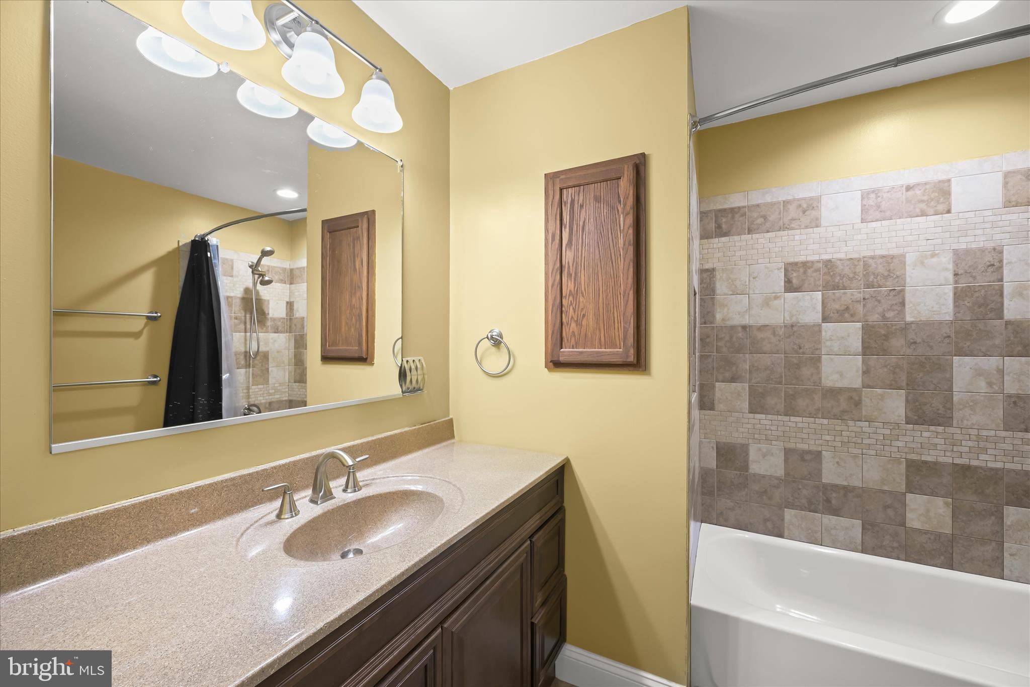 KINGS CONTRIVANCE - Residential