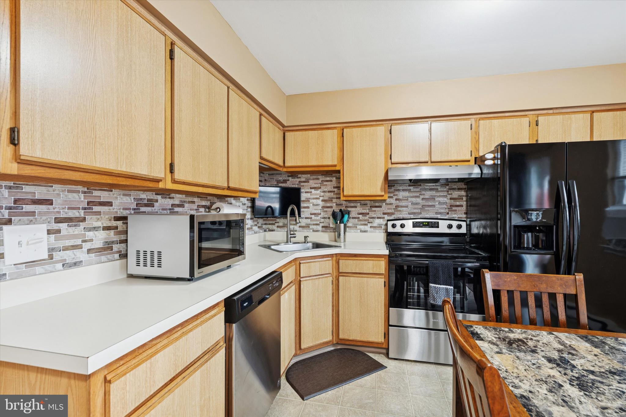 COLONIAL VIL - Residential