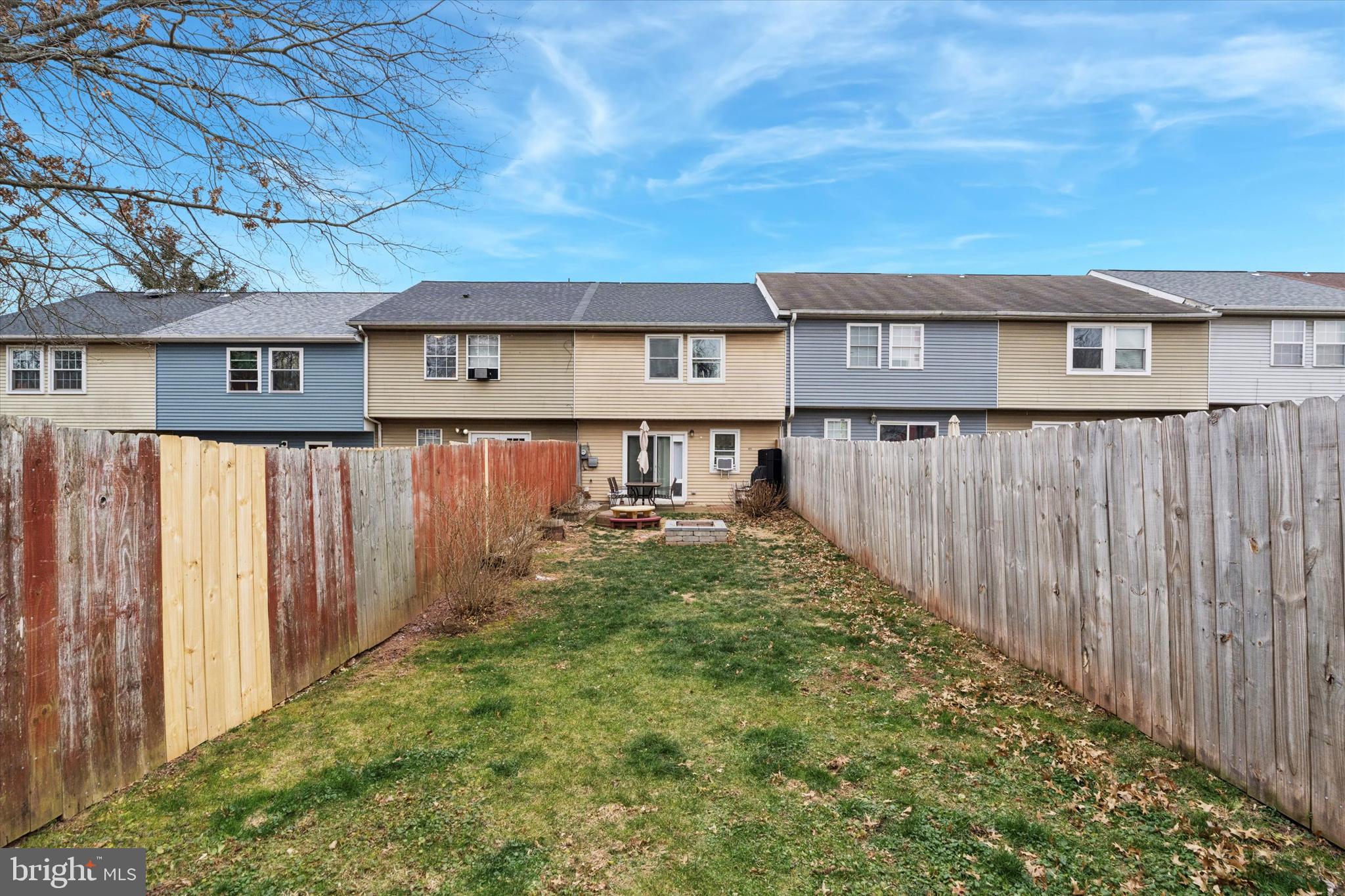 COLONIAL VIL - Residential