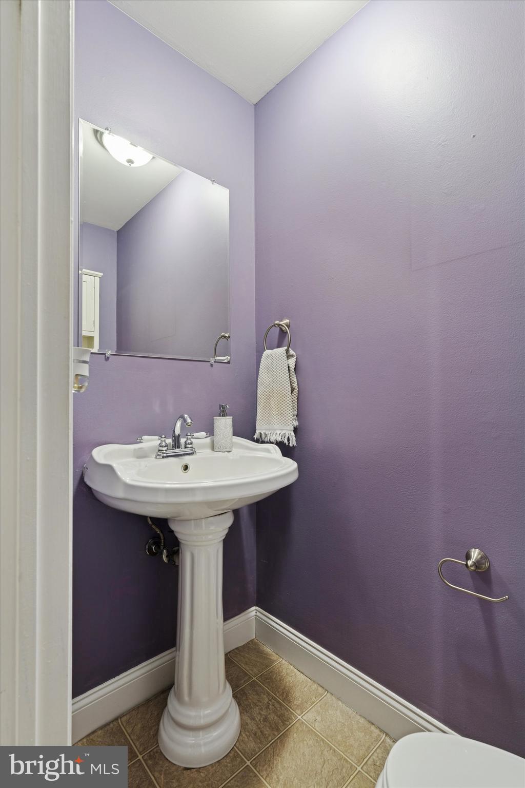 COLONIAL VIL - Residential