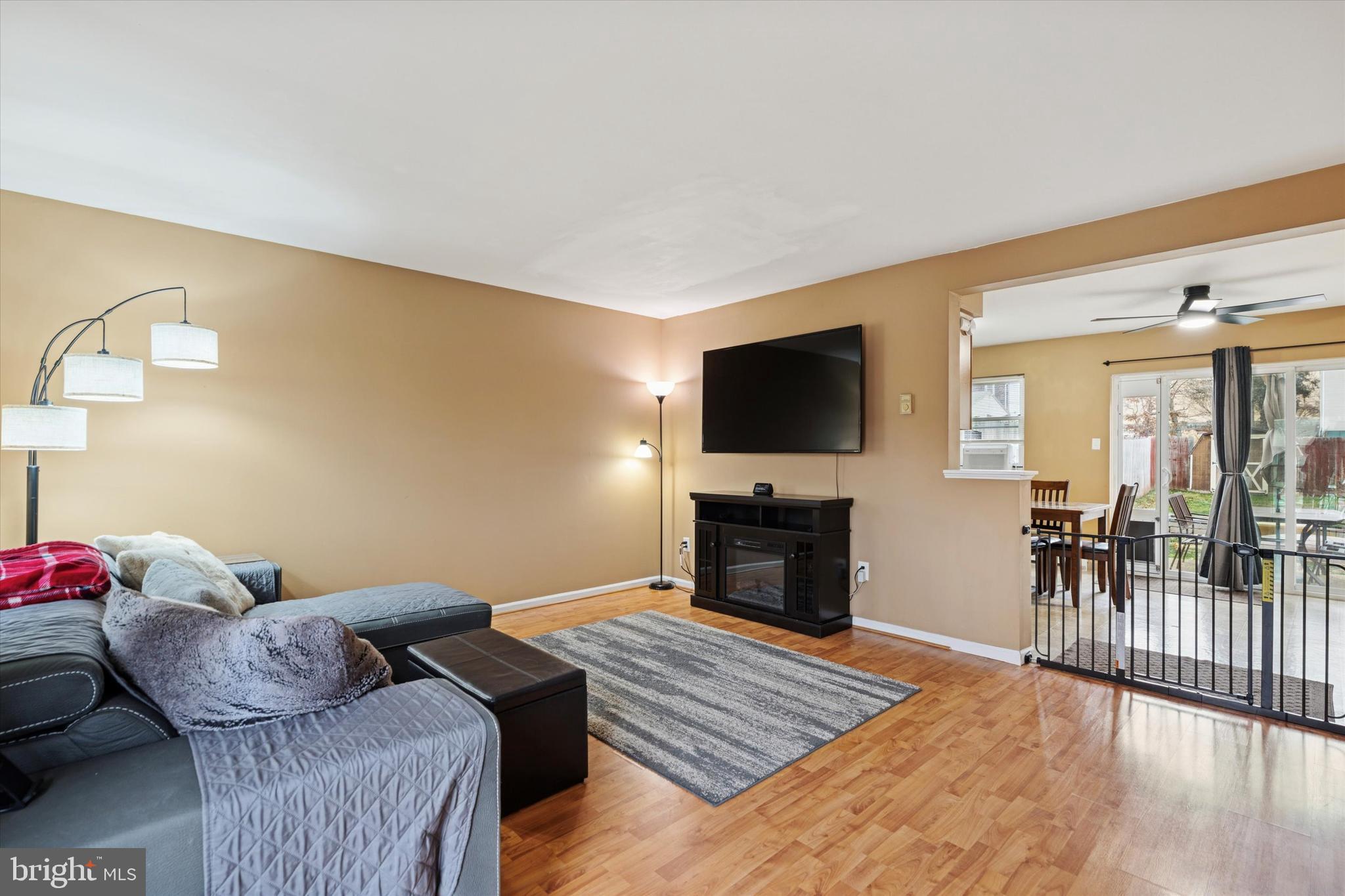 COLONIAL VIL - Residential