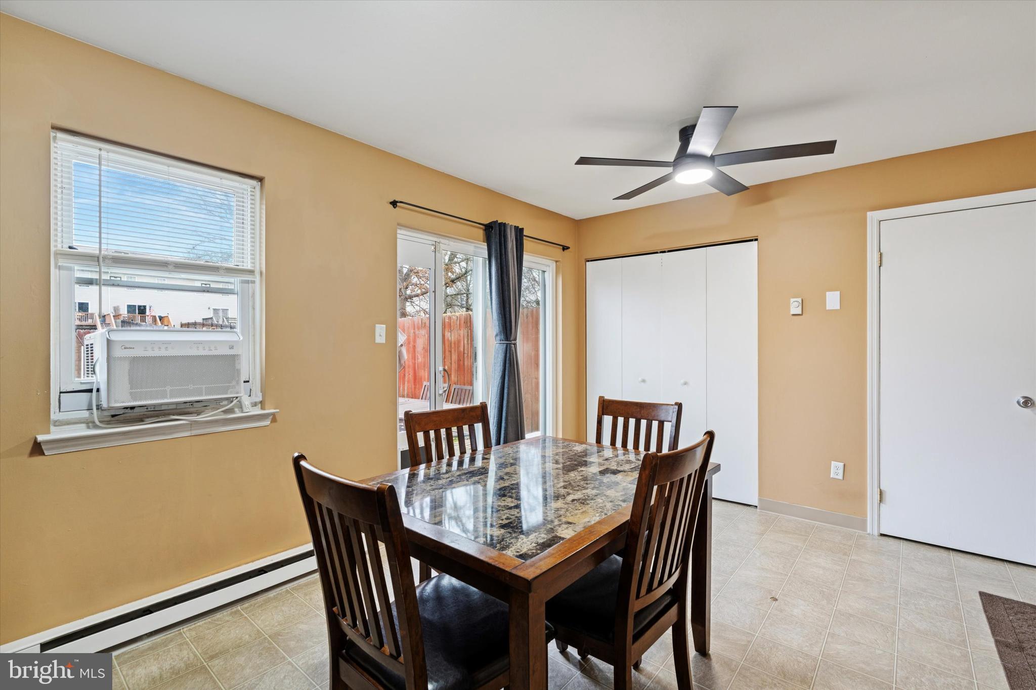 COLONIAL VIL - Residential