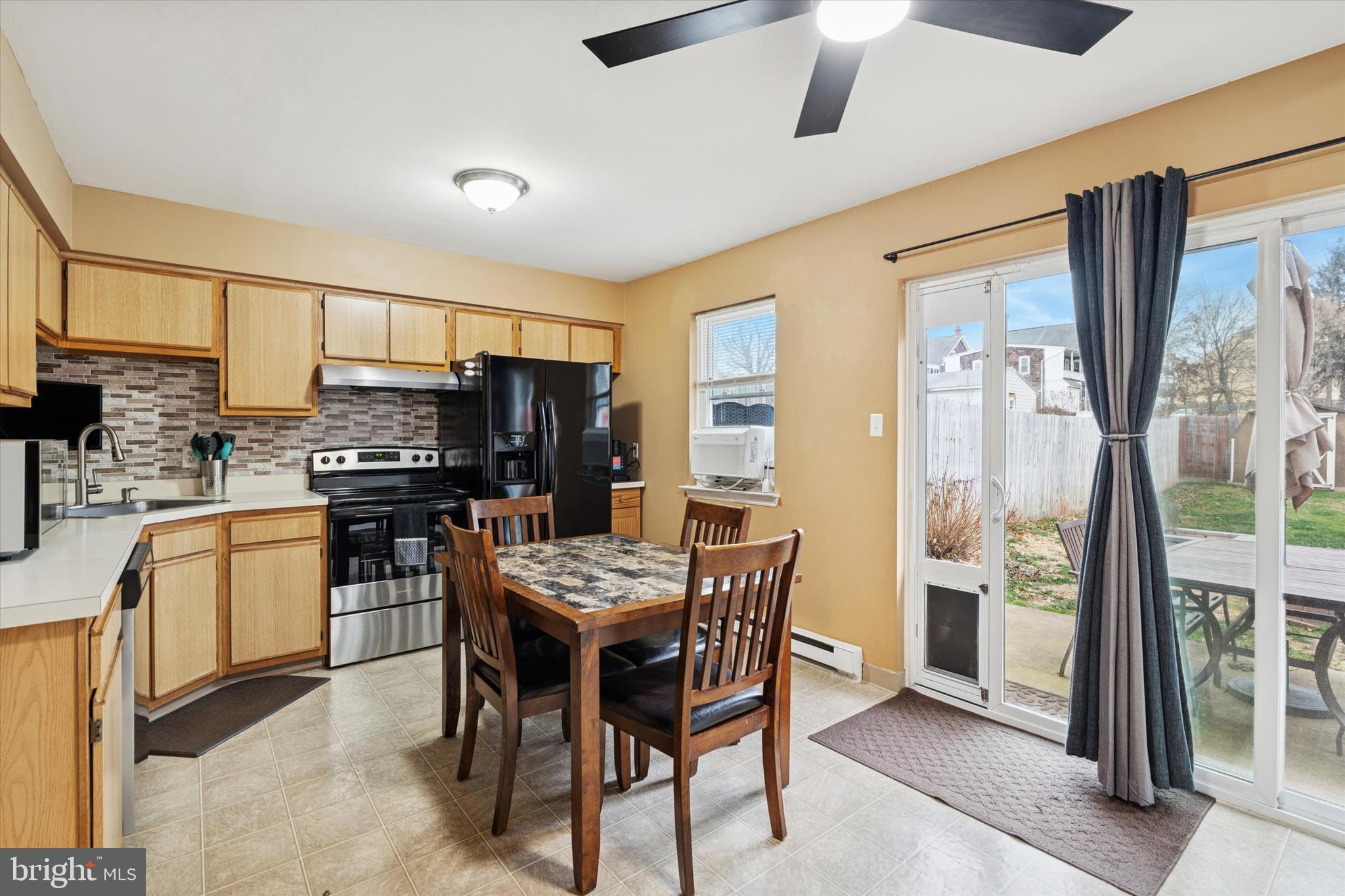 COLONIAL VIL - Residential