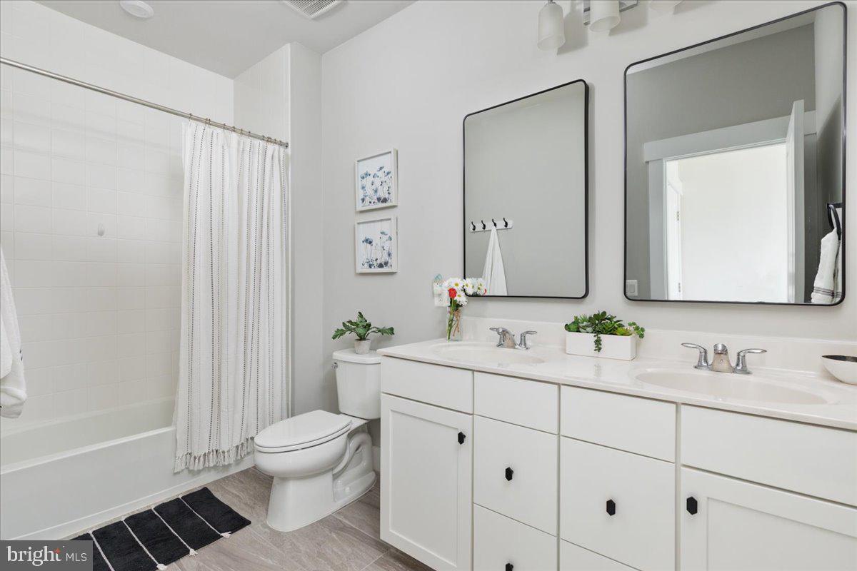 POLAND HILL - Residential