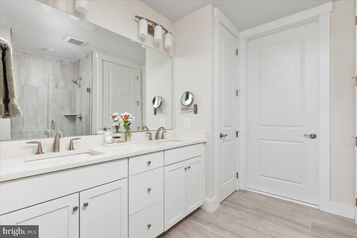 POLAND HILL - Residential