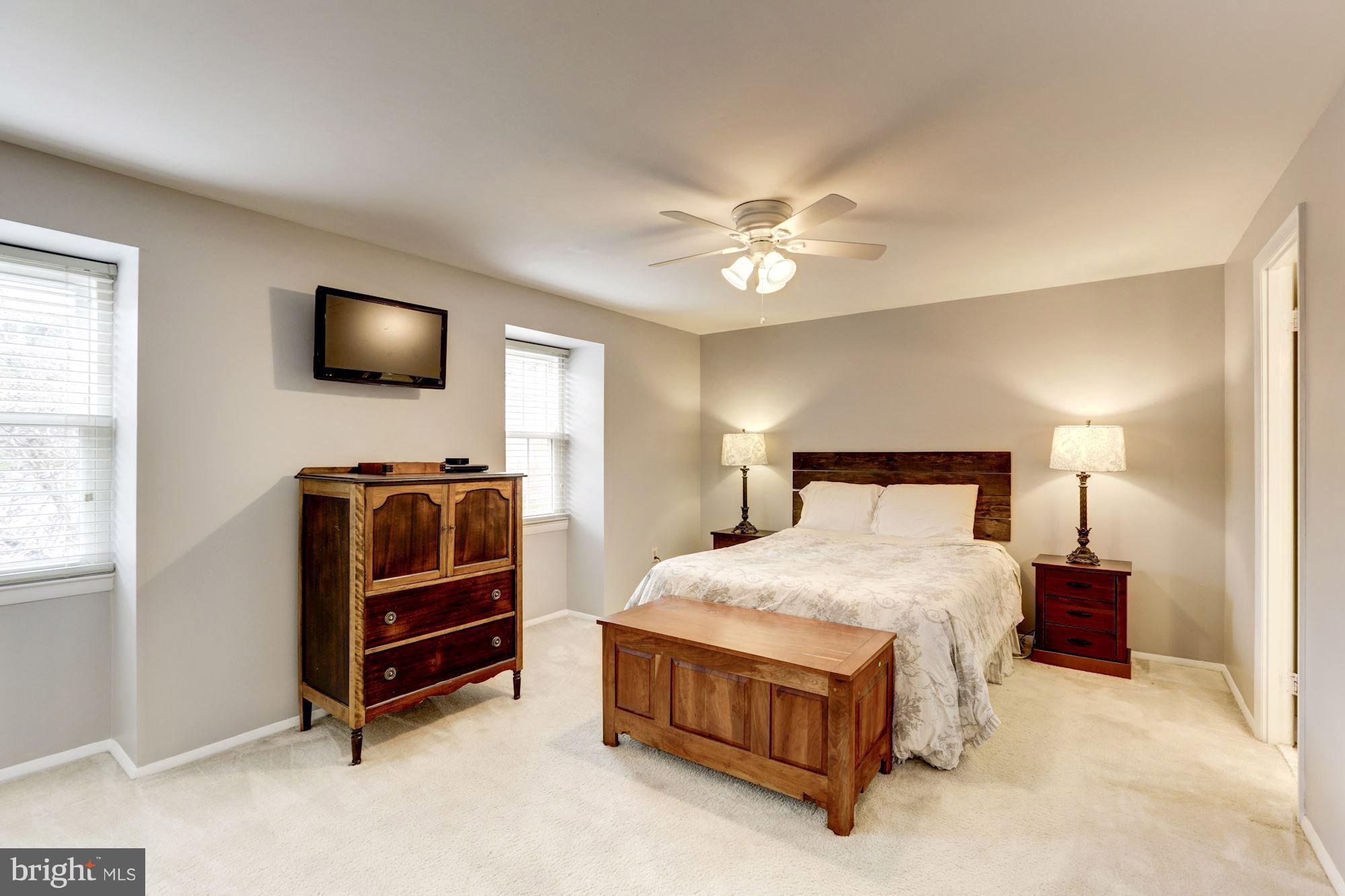 DERWOOD STATION - Residential