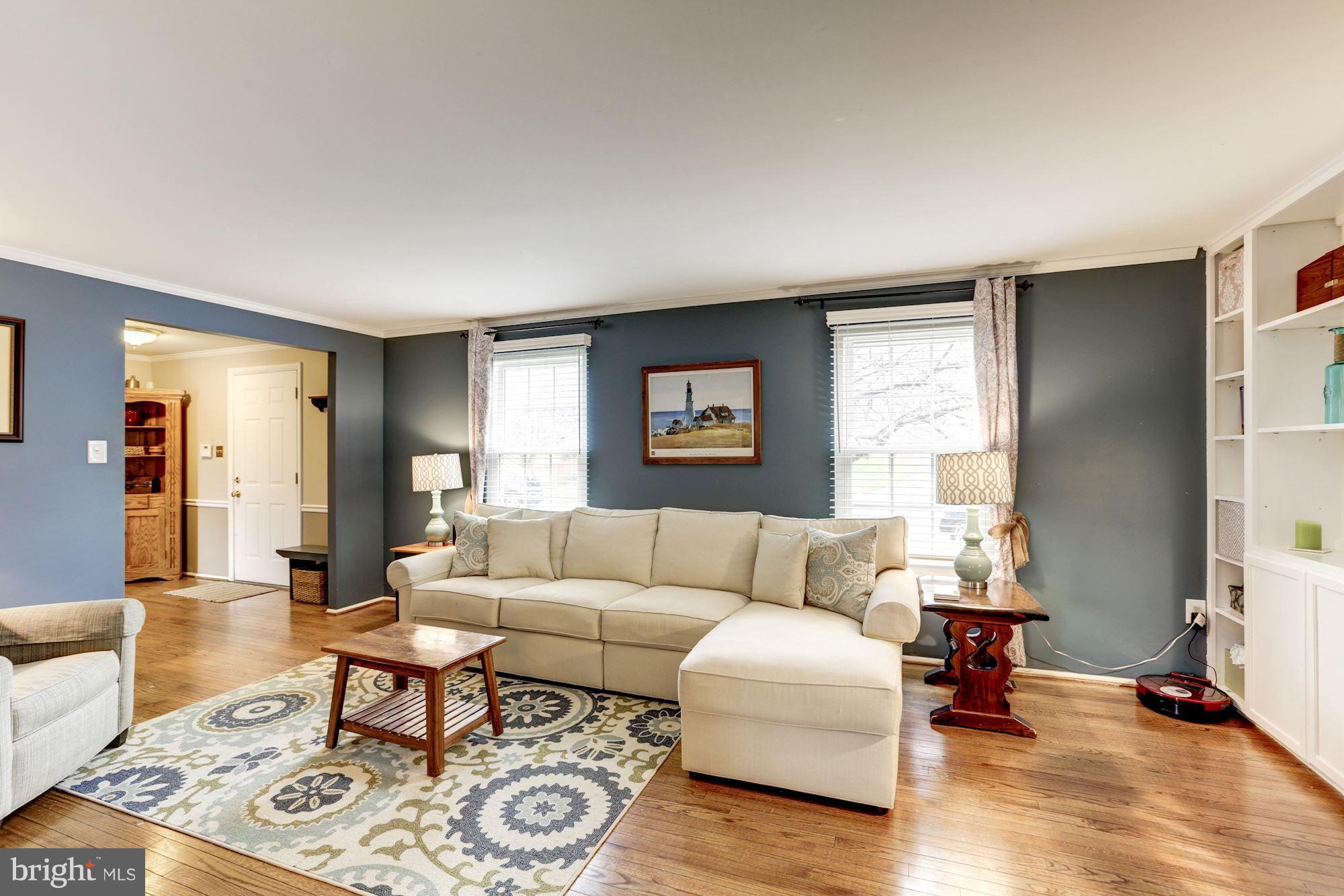 DERWOOD STATION - Residential