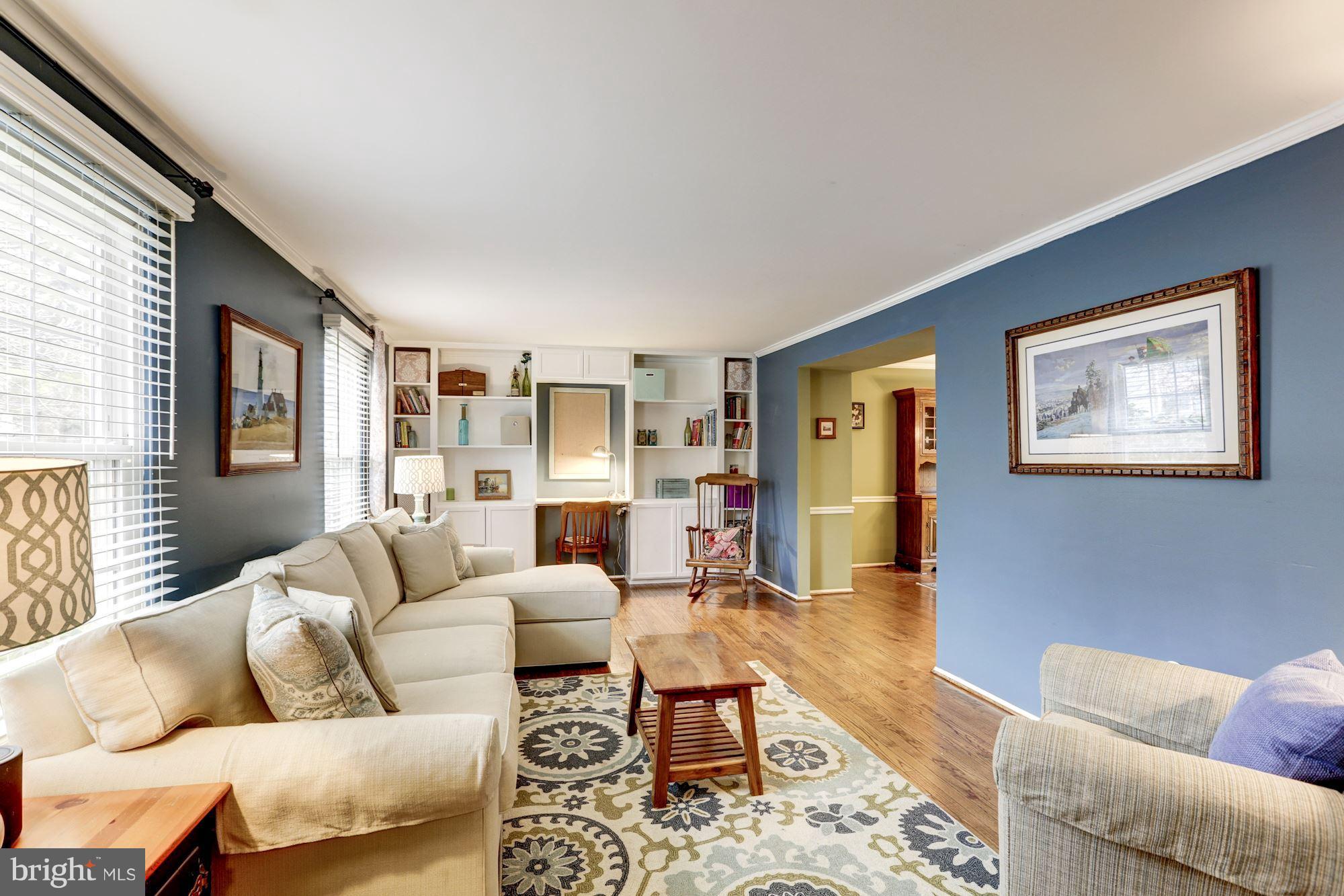 DERWOOD STATION - Residential