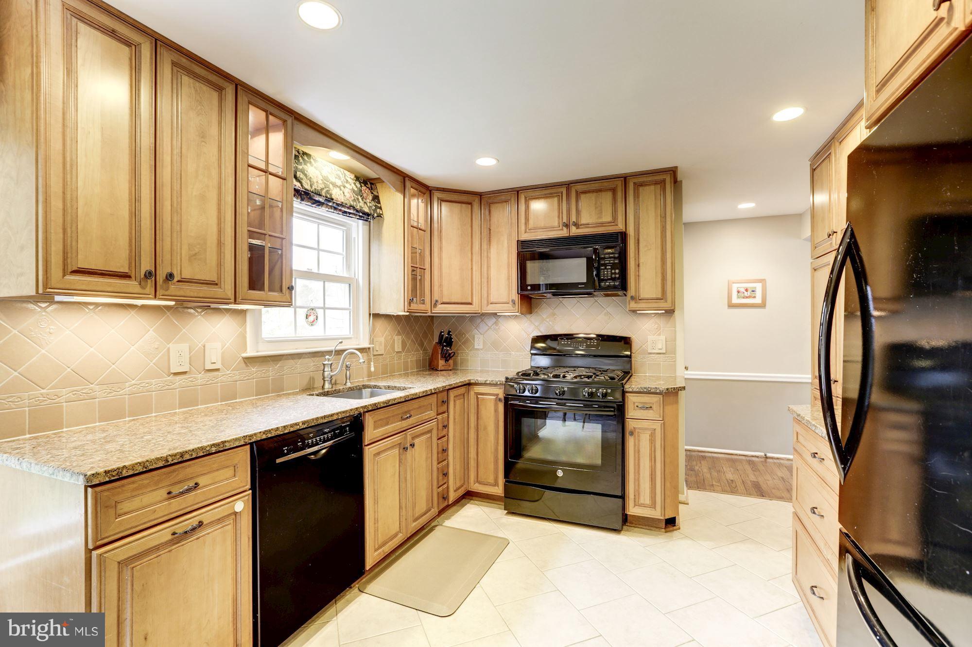 DERWOOD STATION - Residential