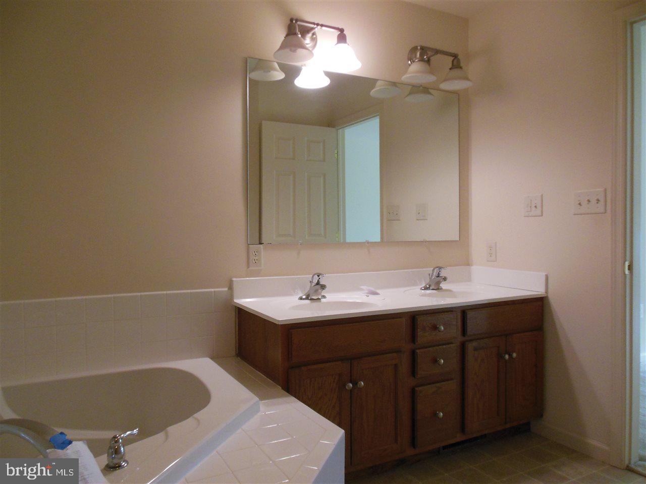 WINDSOR CROSSING - Residential