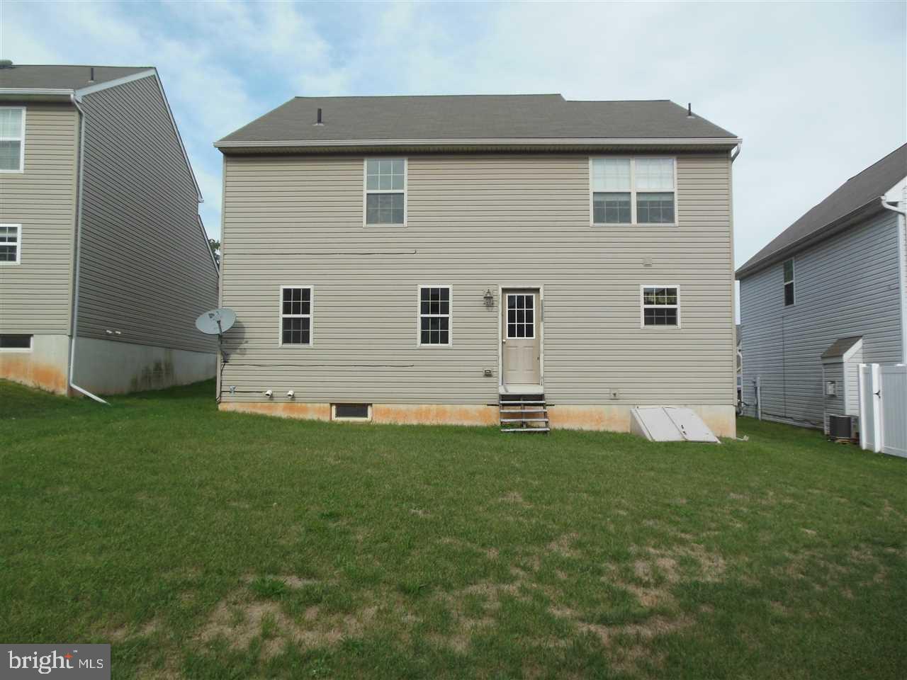 WINDSOR CROSSING - Residential