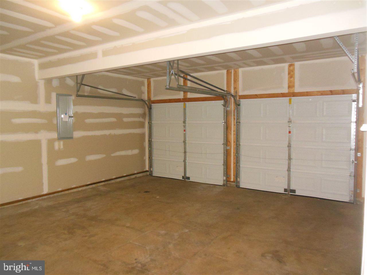 WINDSOR CROSSING - Residential