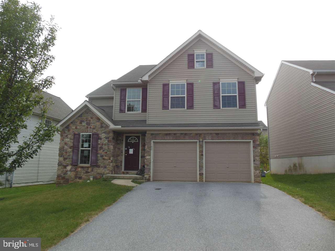 WINDSOR CROSSING - Residential