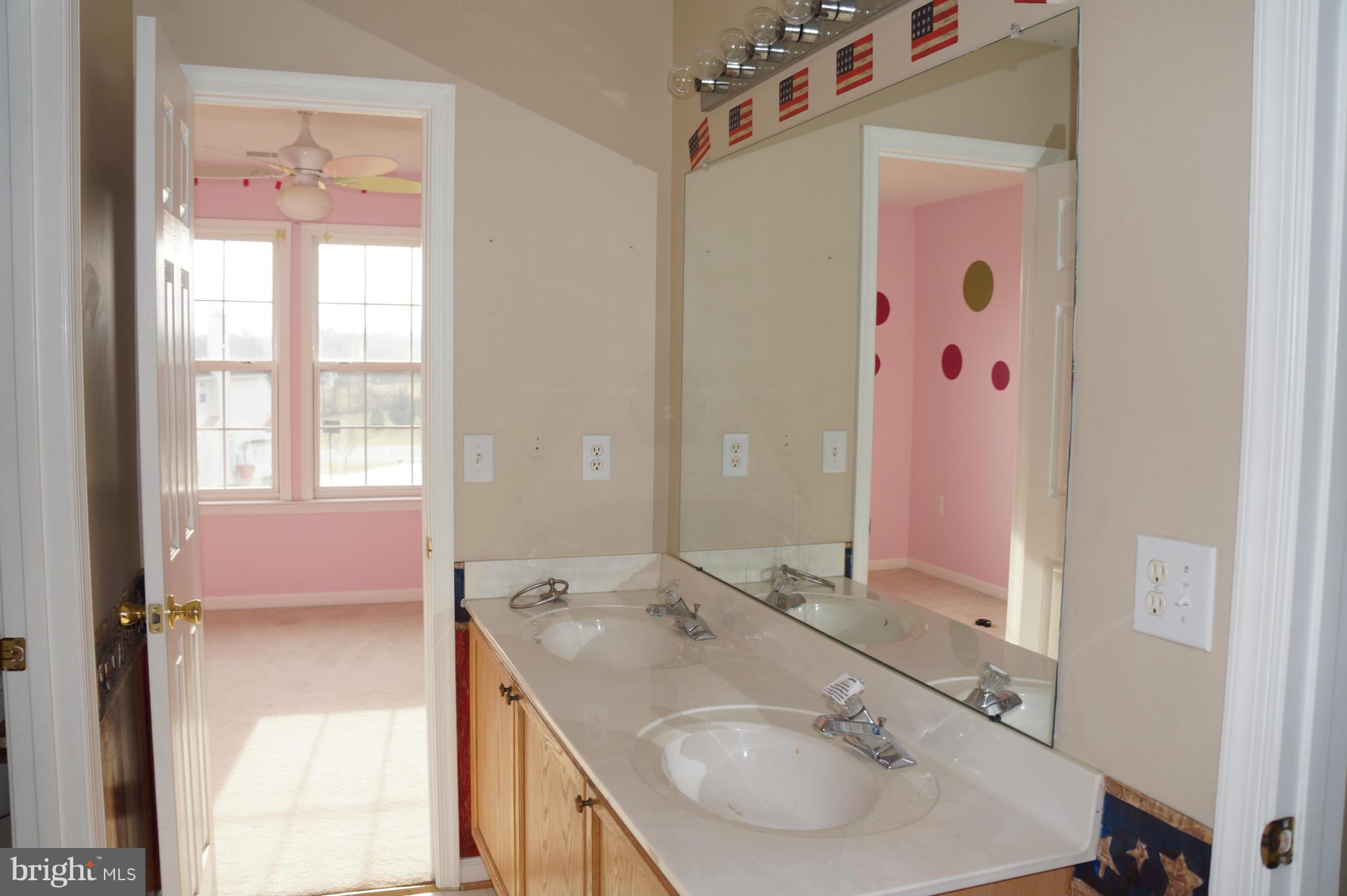 MEADOW BROOK - Residential