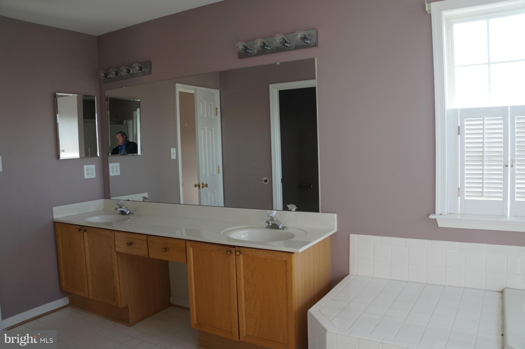 MEADOW BROOK - Residential