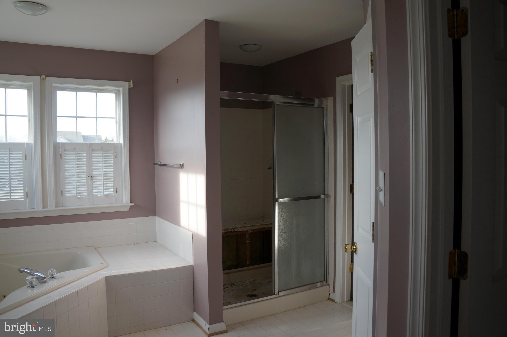 MEADOW BROOK - Residential