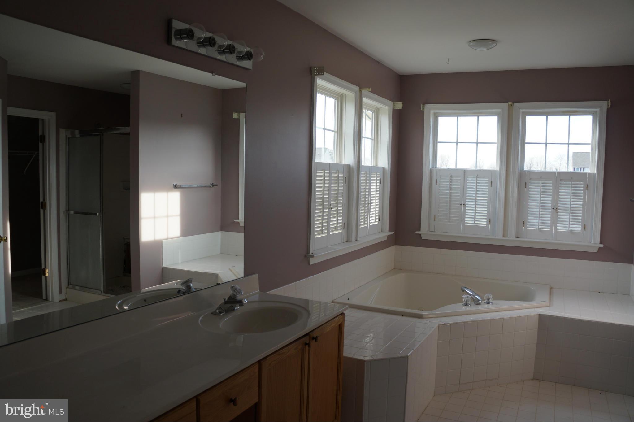 MEADOW BROOK - Residential