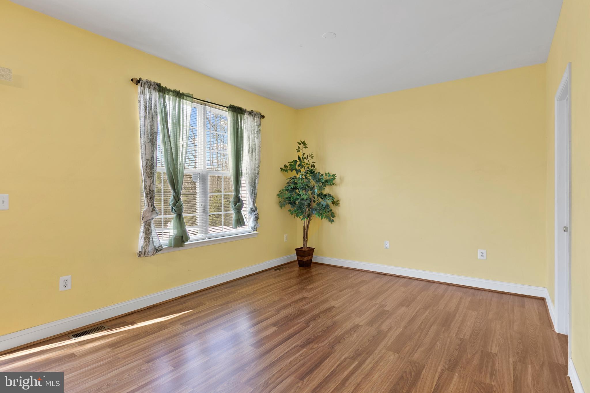 WESTBURY - Residential