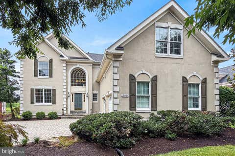 Photo of 19861 Bethpage Court, ASHBURN, VA 20147 (MLS # VALO2130444)